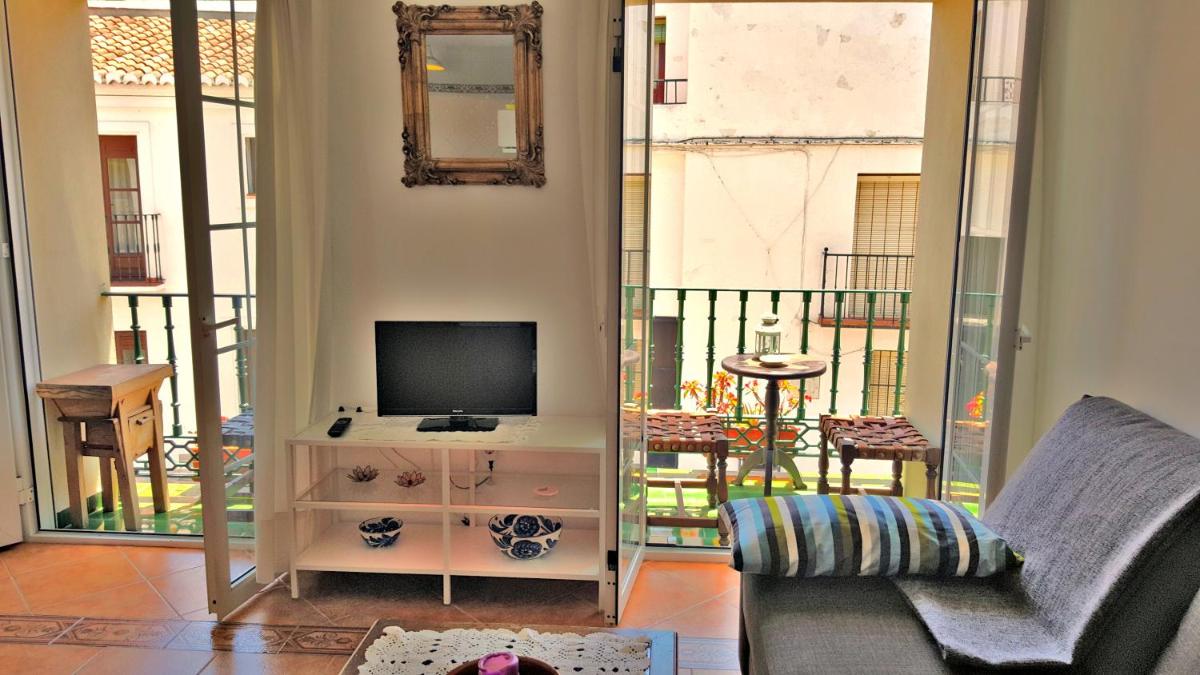One-Bedroom Apartment with Balcony photo 3