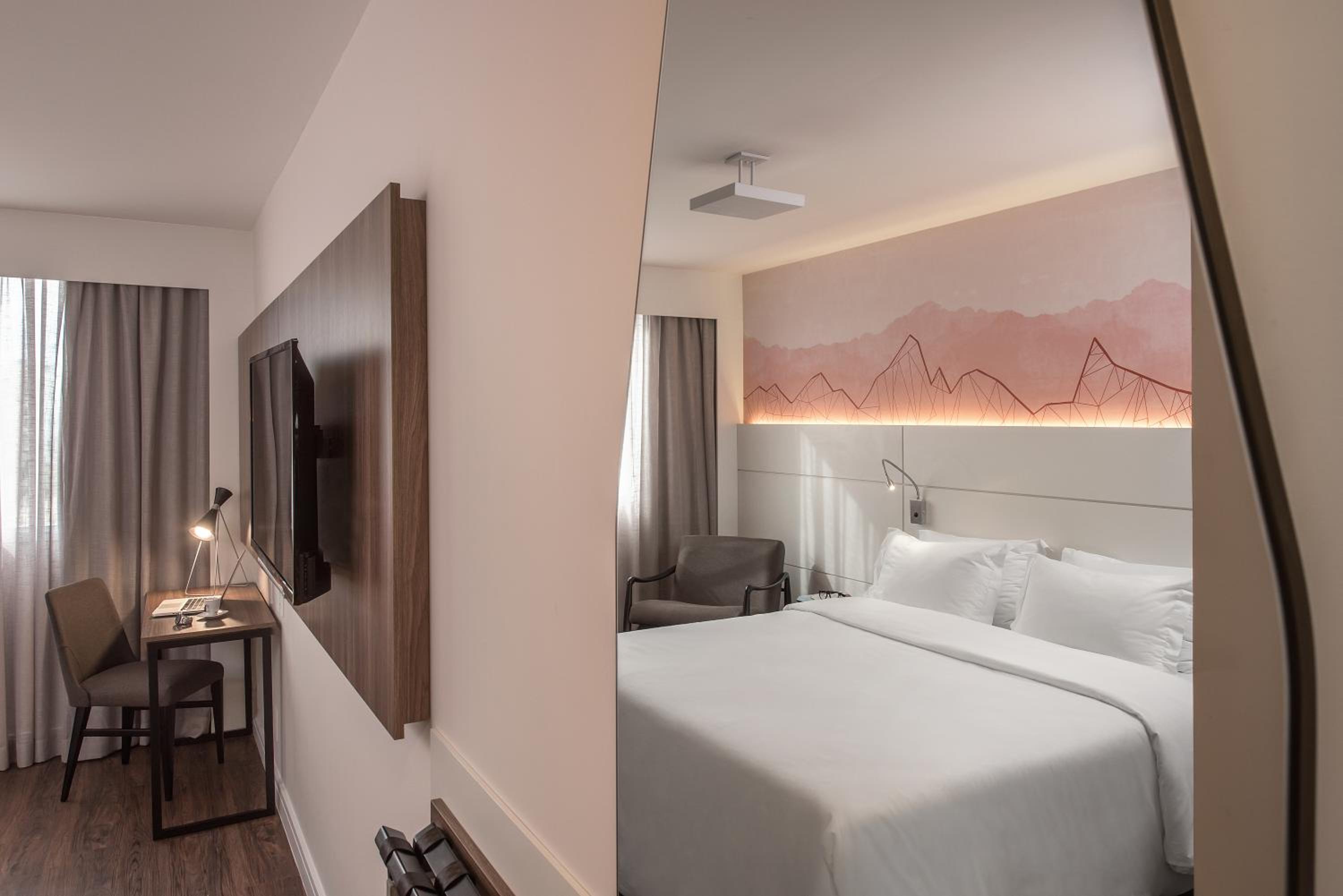 Standard Twin - 2 Single Beds
