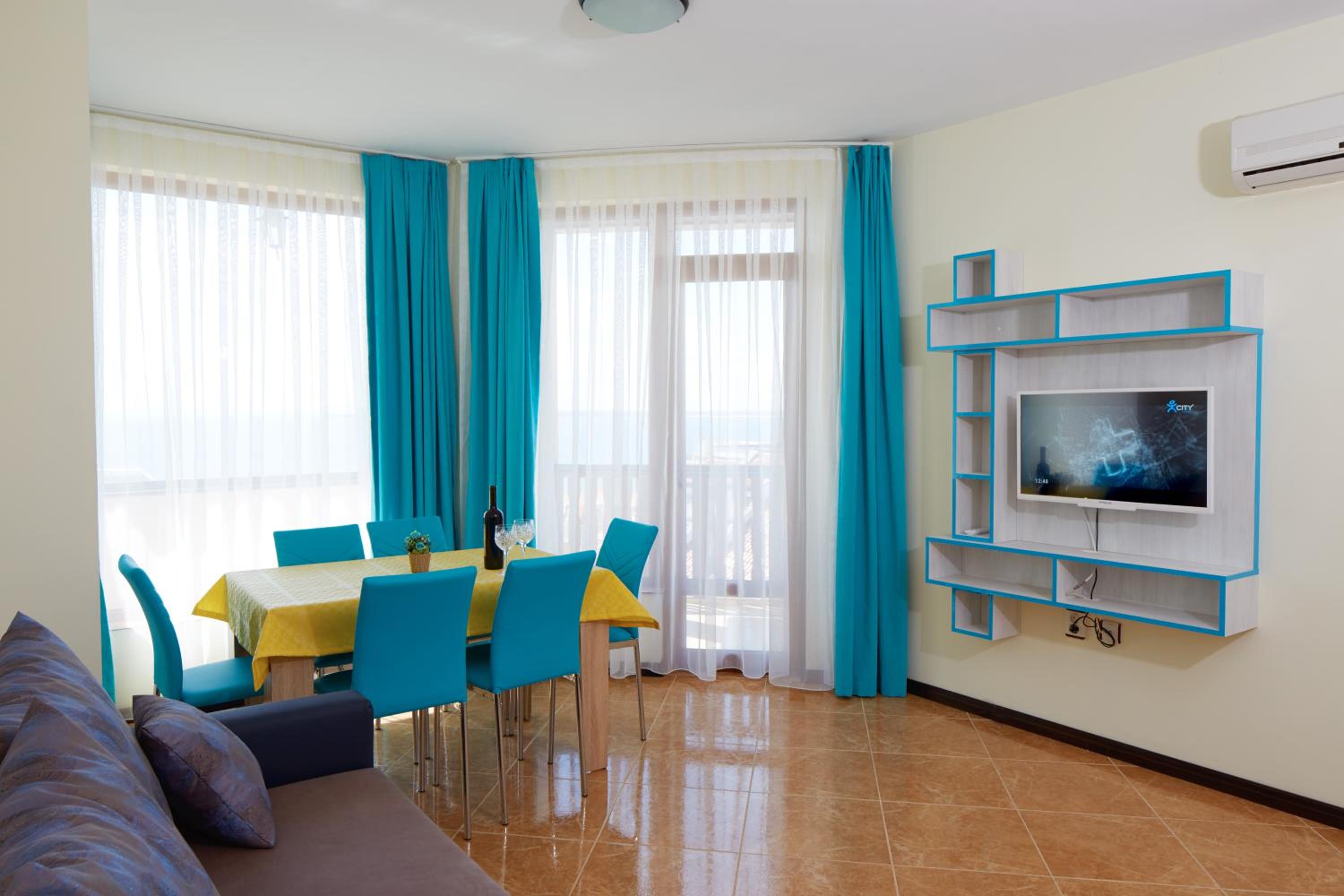Two-Bedroom Apartment with Sea View photo 2