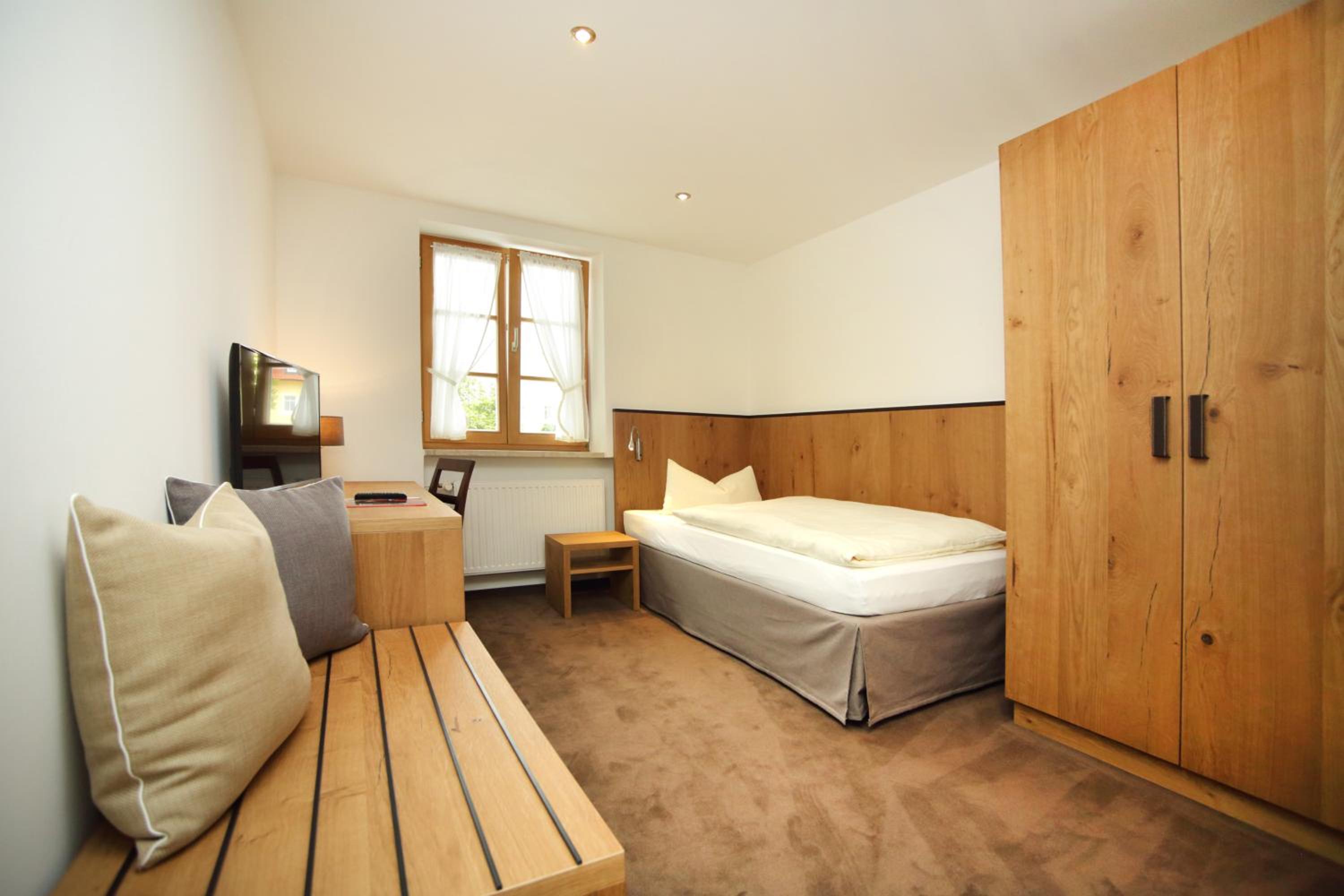 Economy Single Room