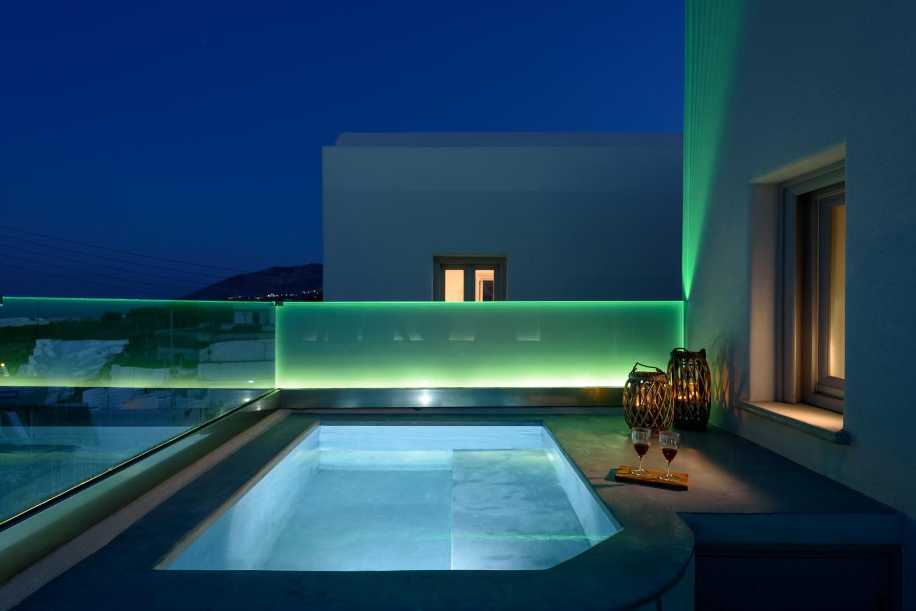 Nektar Jacuzzi Apartment - Photo 11