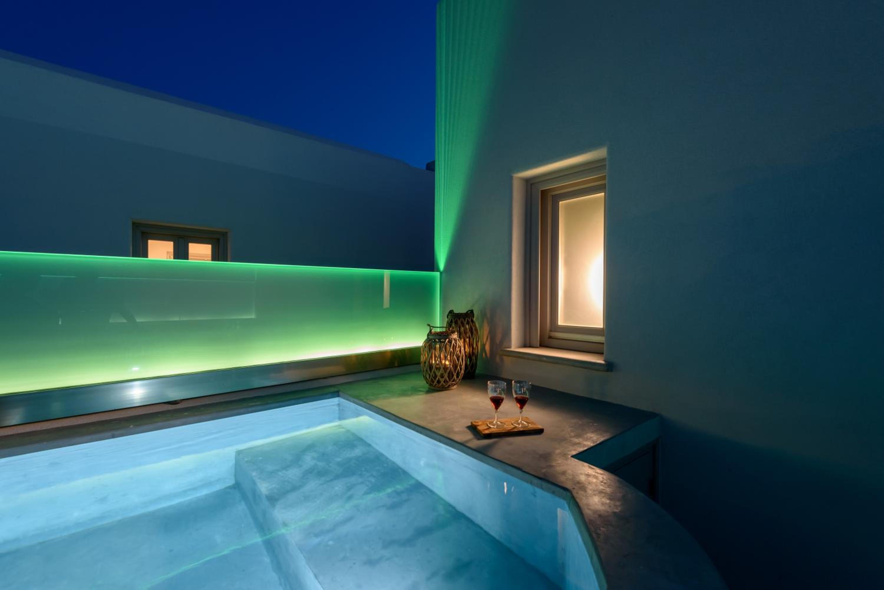 Nektar Jacuzzi Apartment - Photo 4