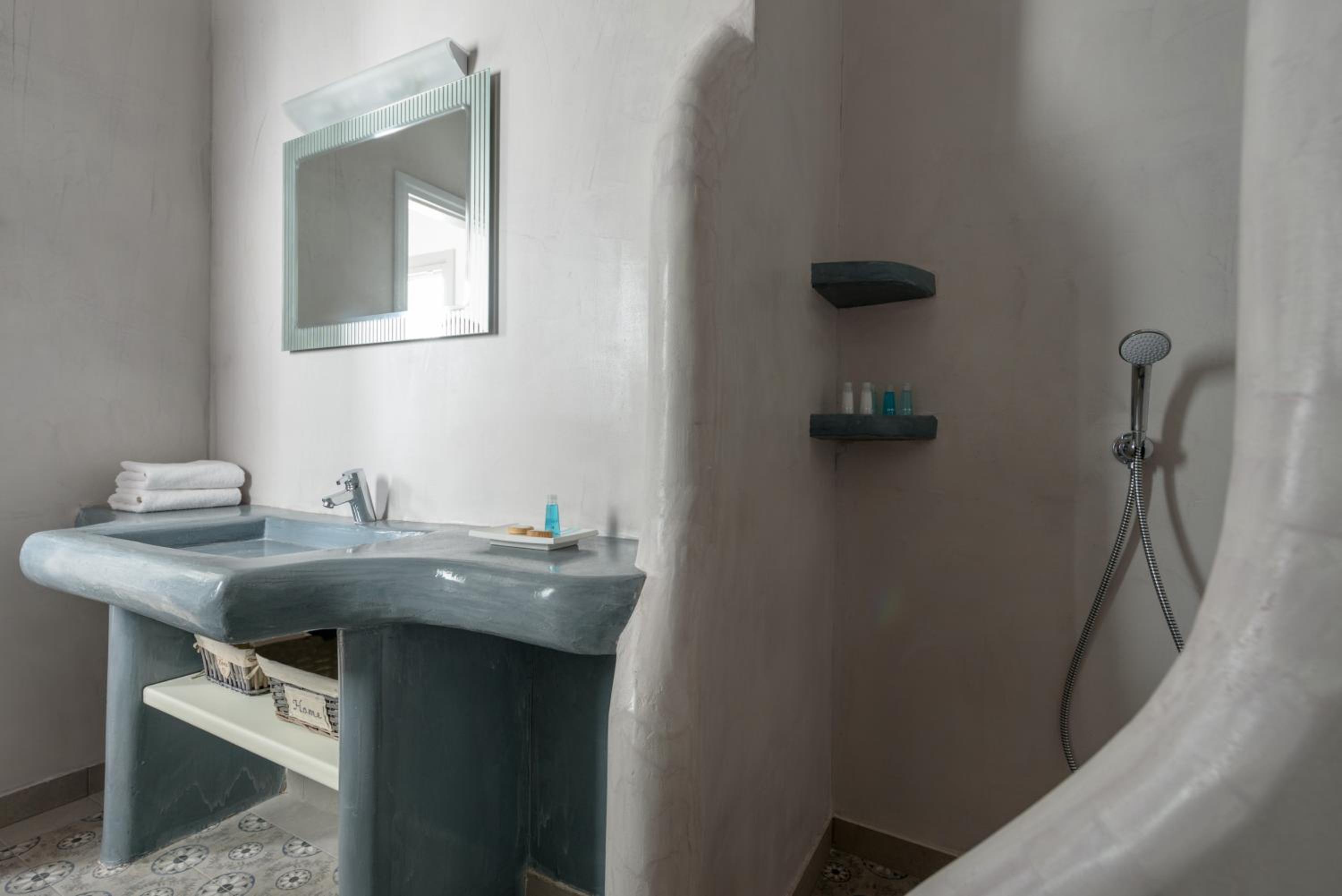 Symposio Jacuzzi Apartment photo 3