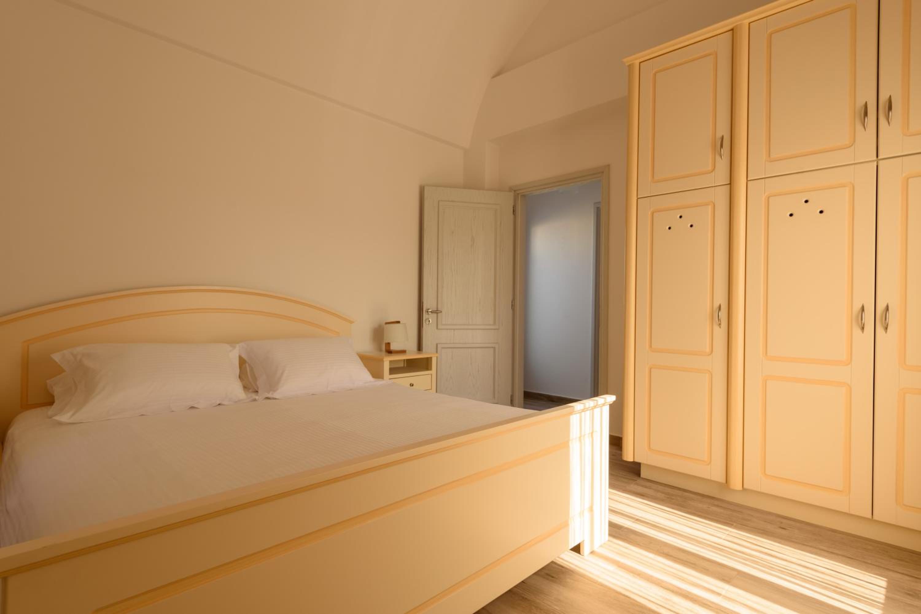 Nektar Jacuzzi Apartment - Photo 8