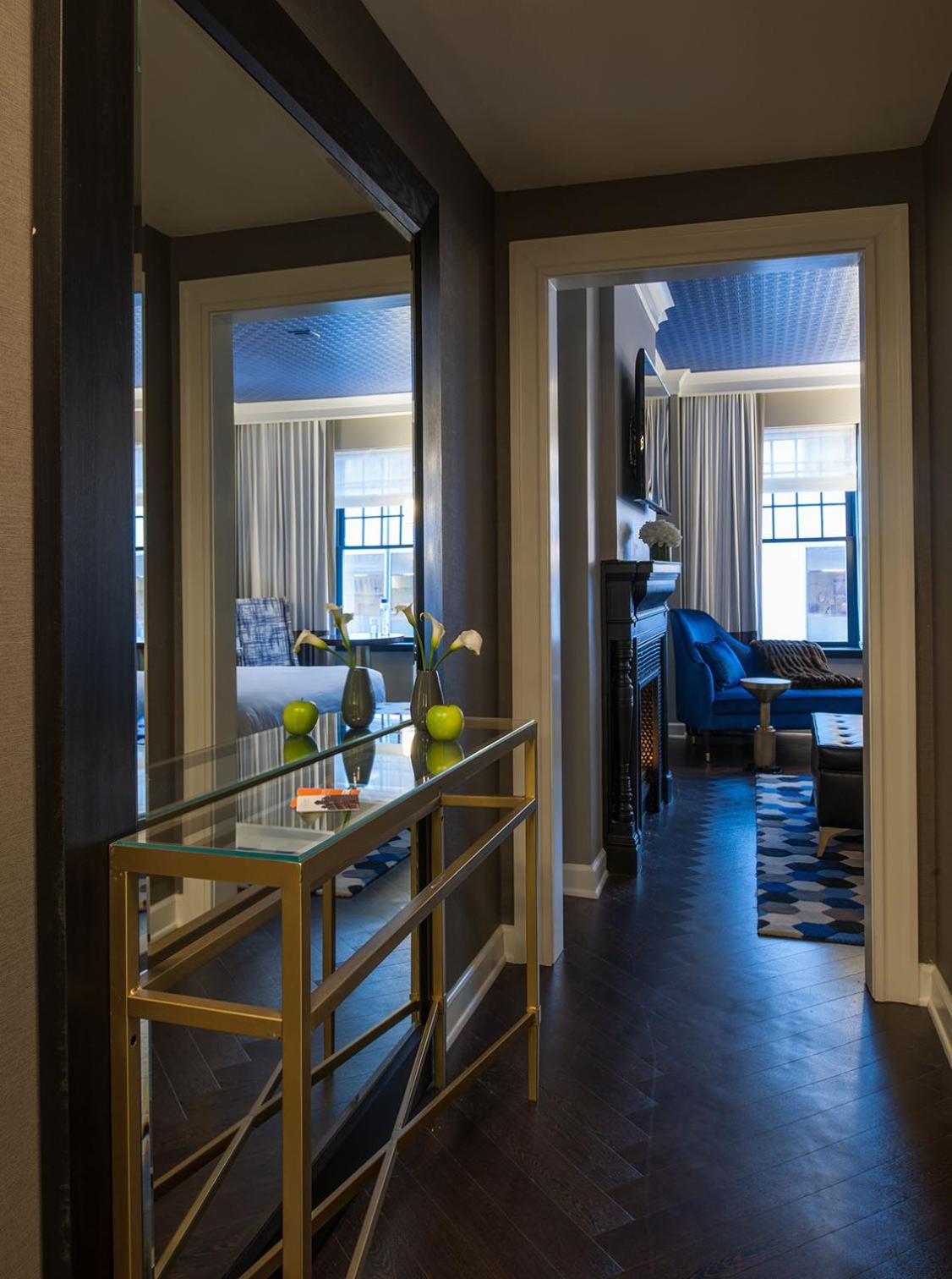 Deluxe King Room - Photo 2