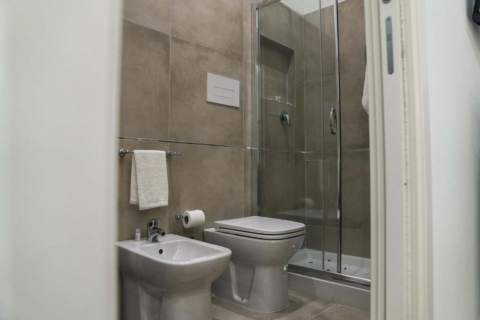 Double Room - Photo 3
