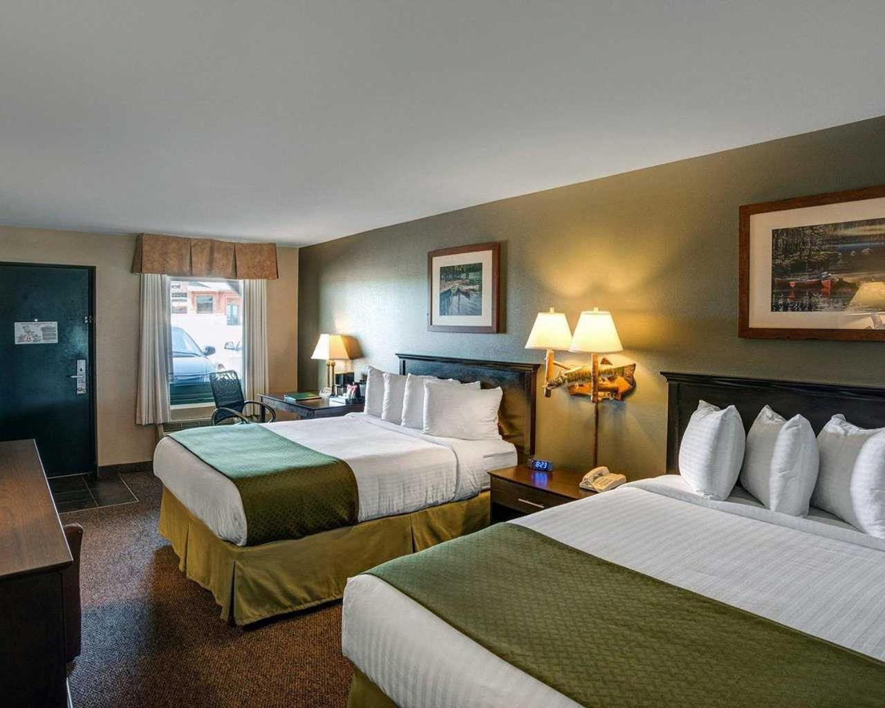 Queen Room with Two Queen Beds - Accessible/Non-Smoking  photo 2