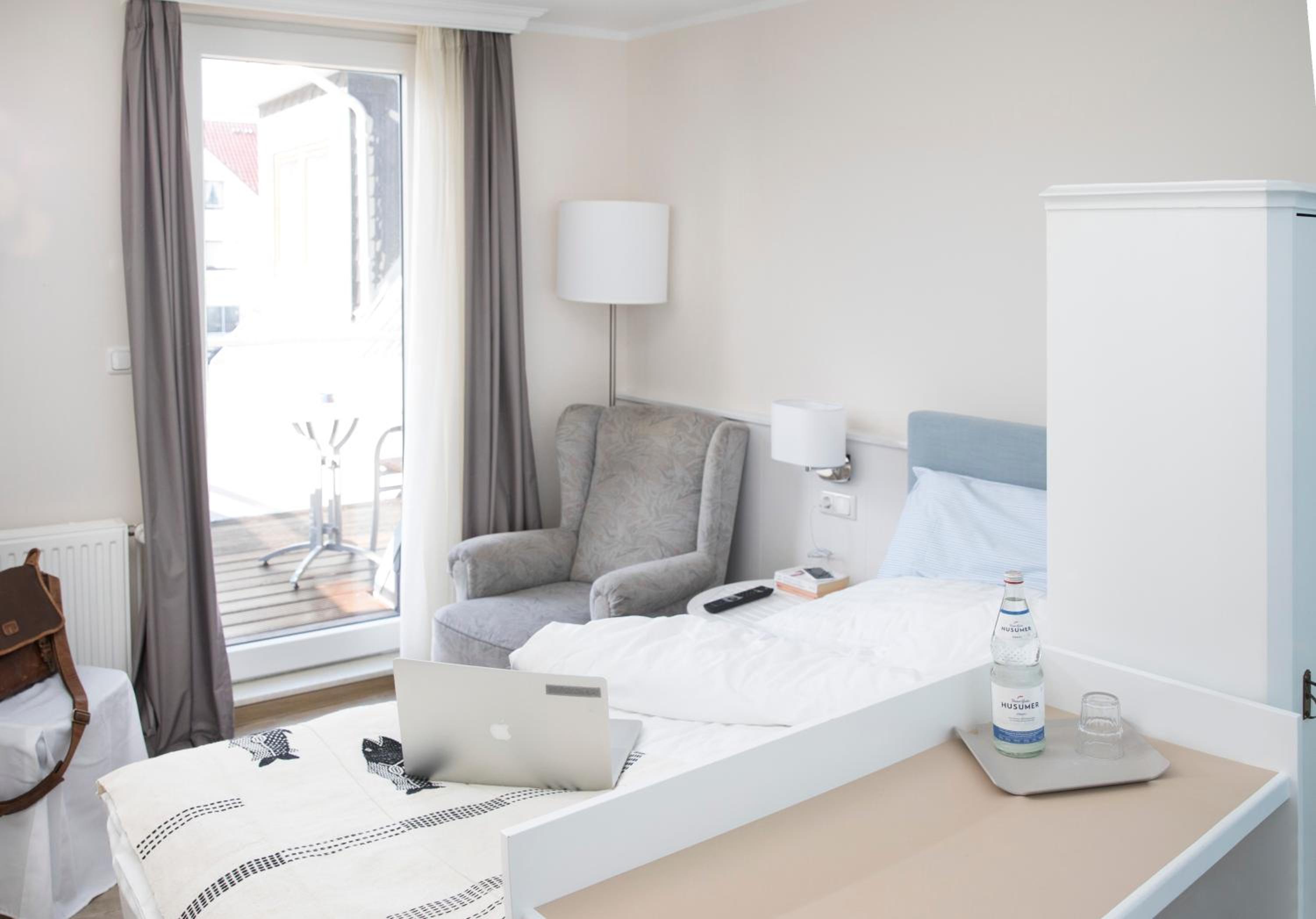 Single Room with Balcony photo 2