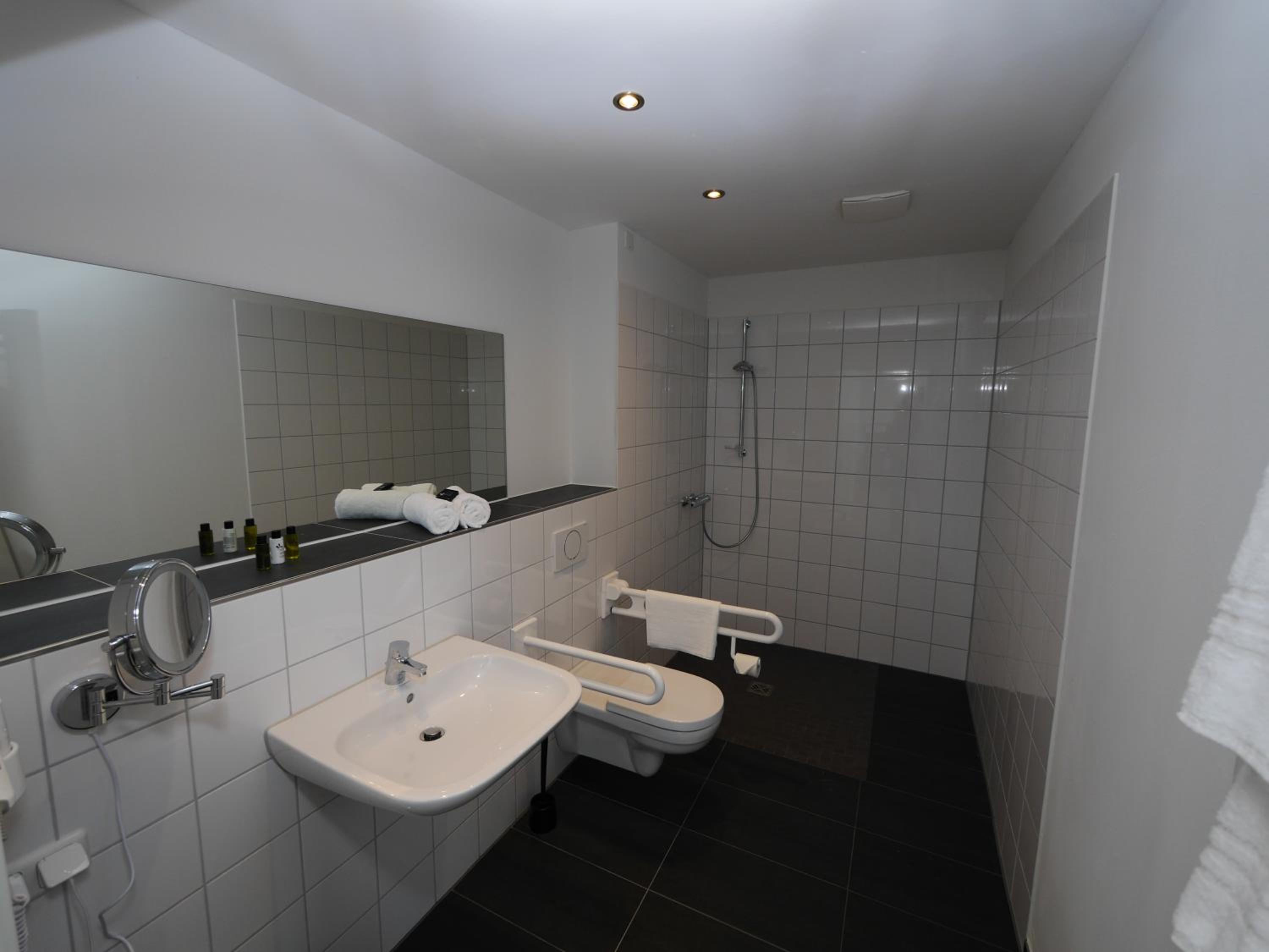 Double Room - Disability Access - Photo 7