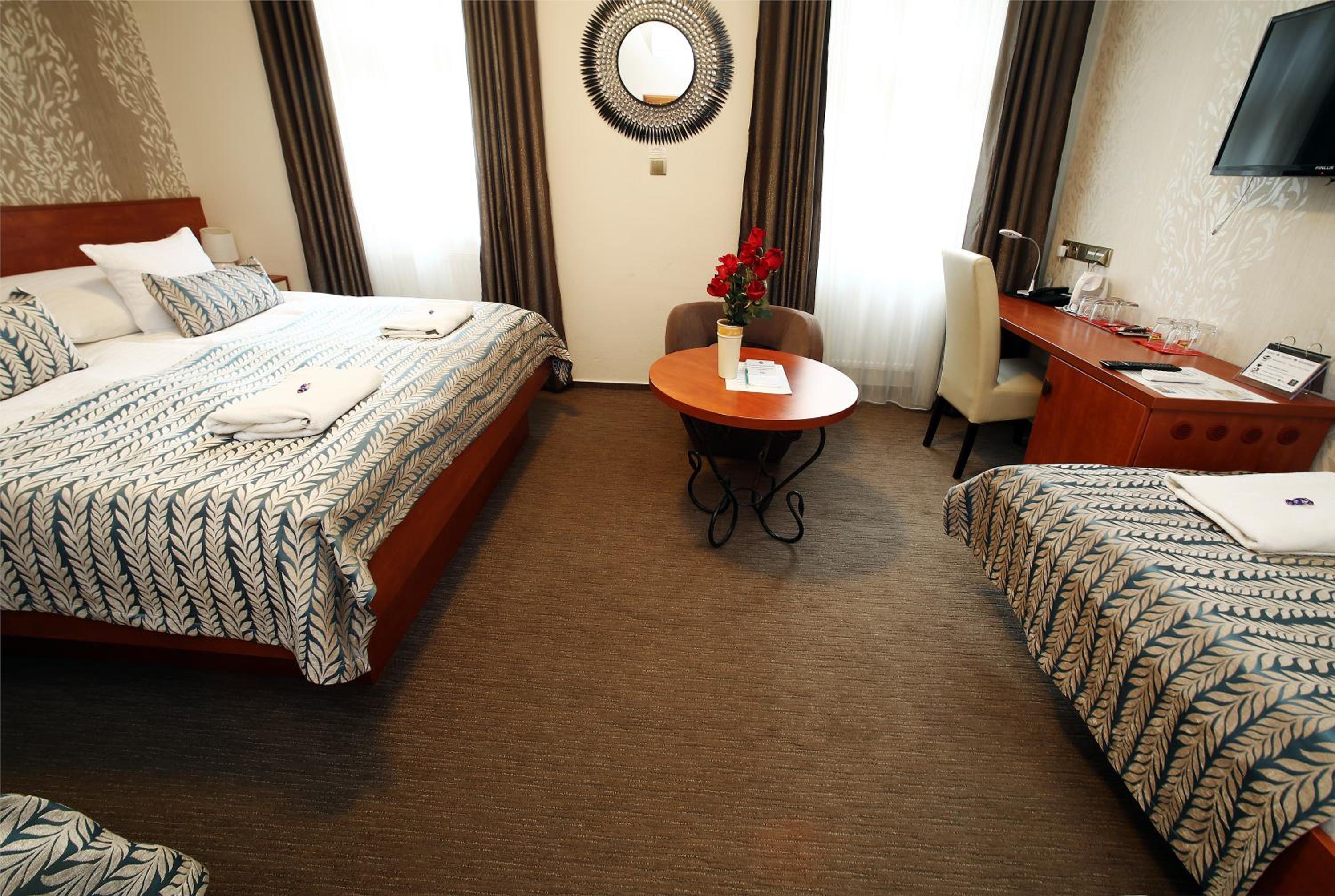 Quadruple Room - Photo 5
