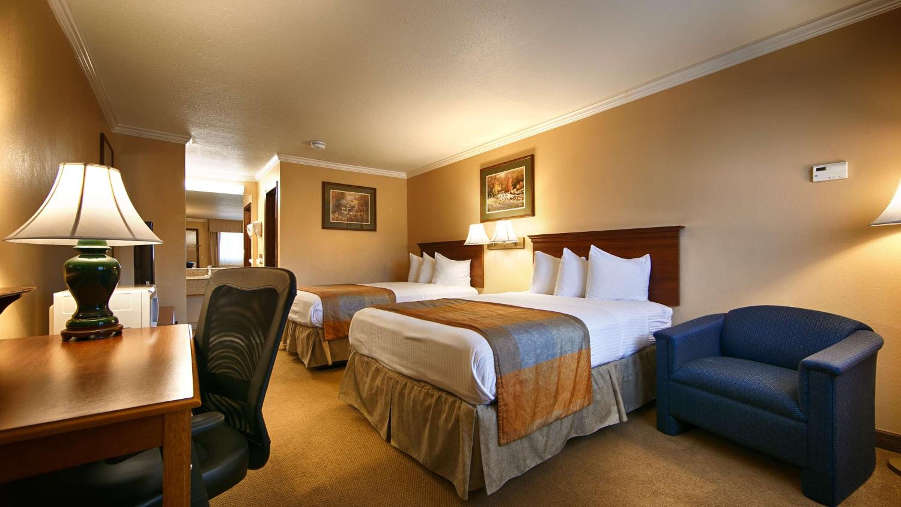 Double Room with Two Double Beds - Photo 7