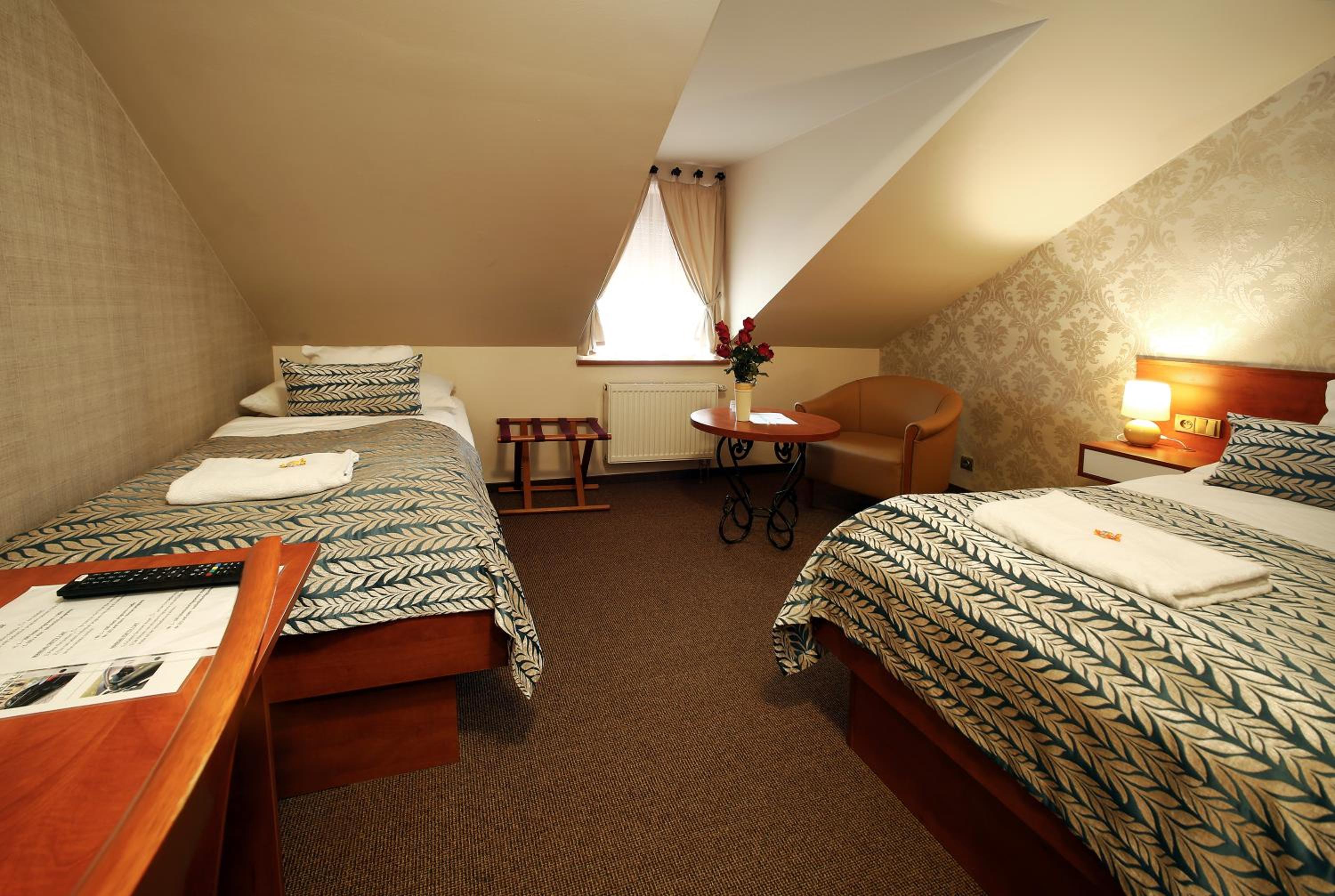 Double or Twin Room - Photo 3