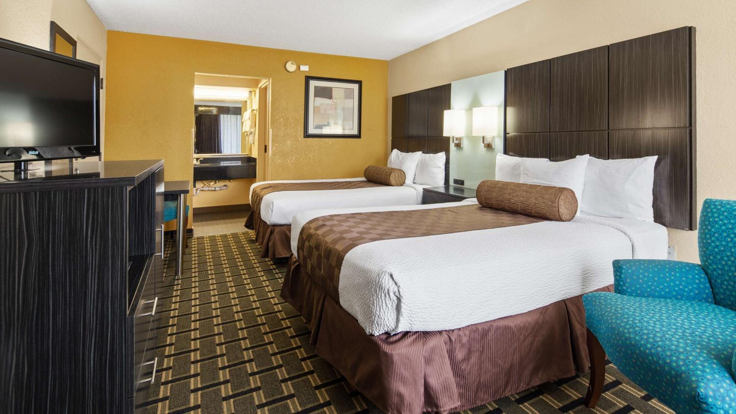 Double Room with Two Double Beds - Smoking - Photo 2