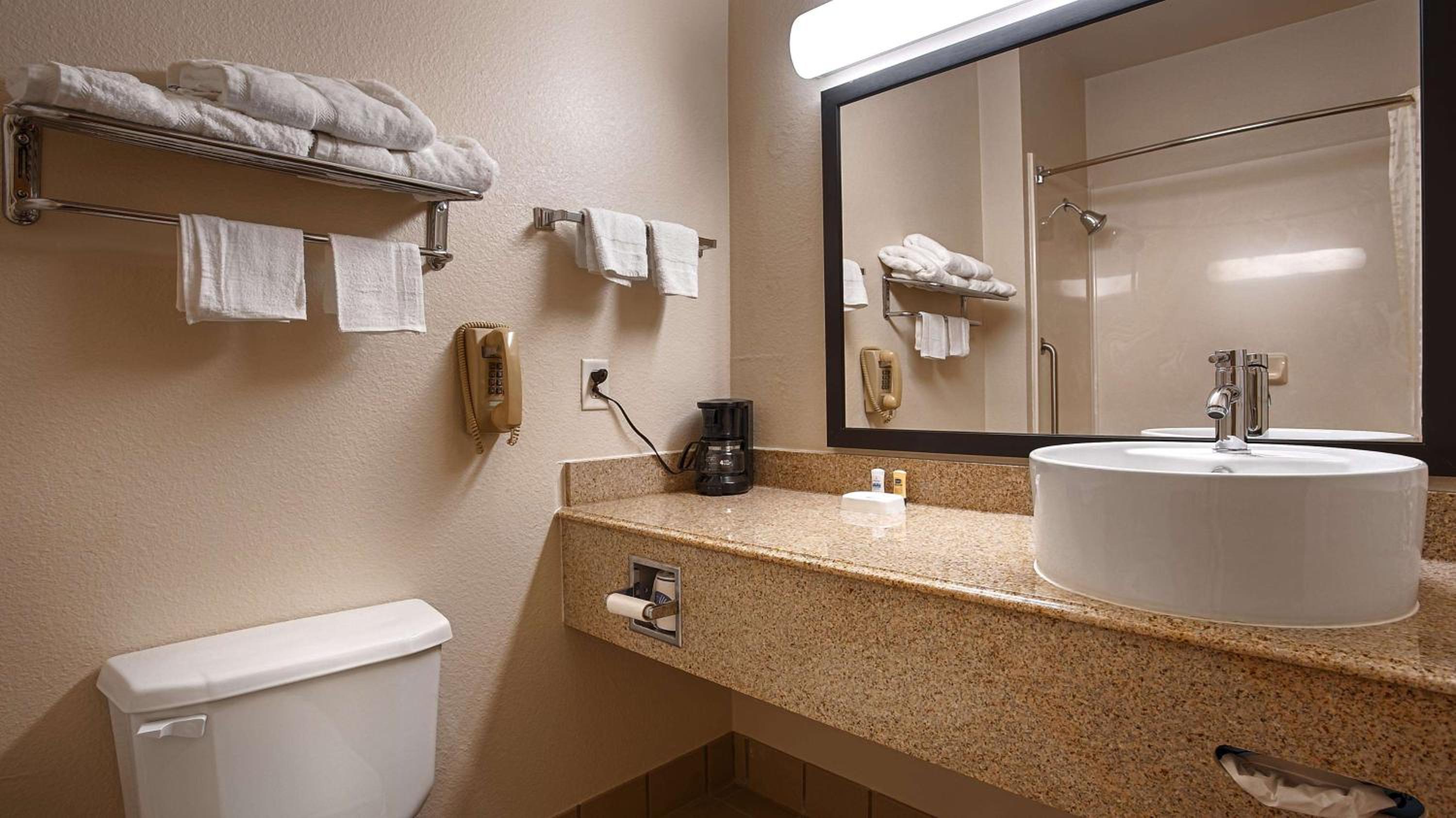 King Room - Non-Smoking - Photo 3
