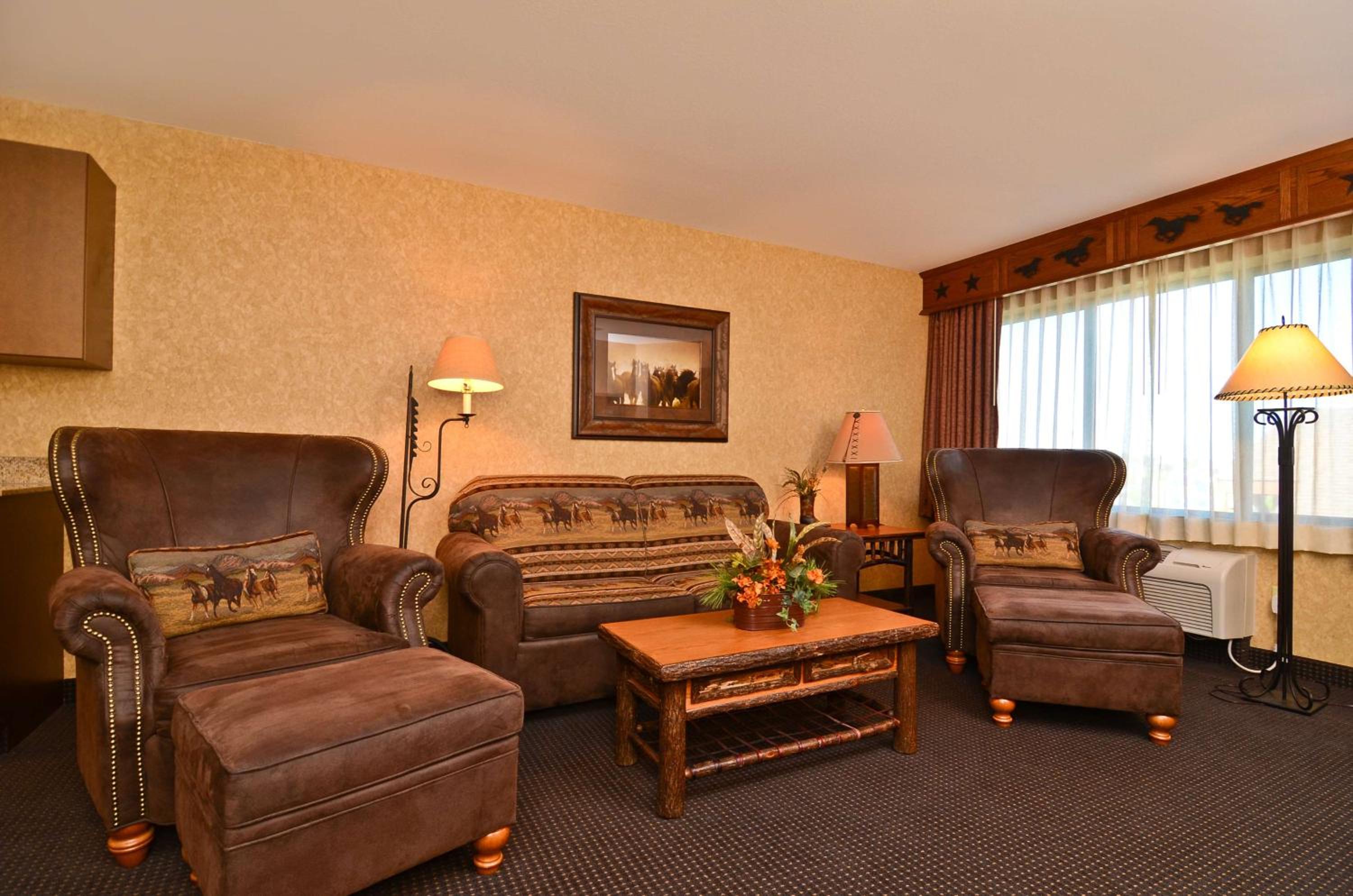 King Suite with Spa Bath - Non-Smoking - Photo 4