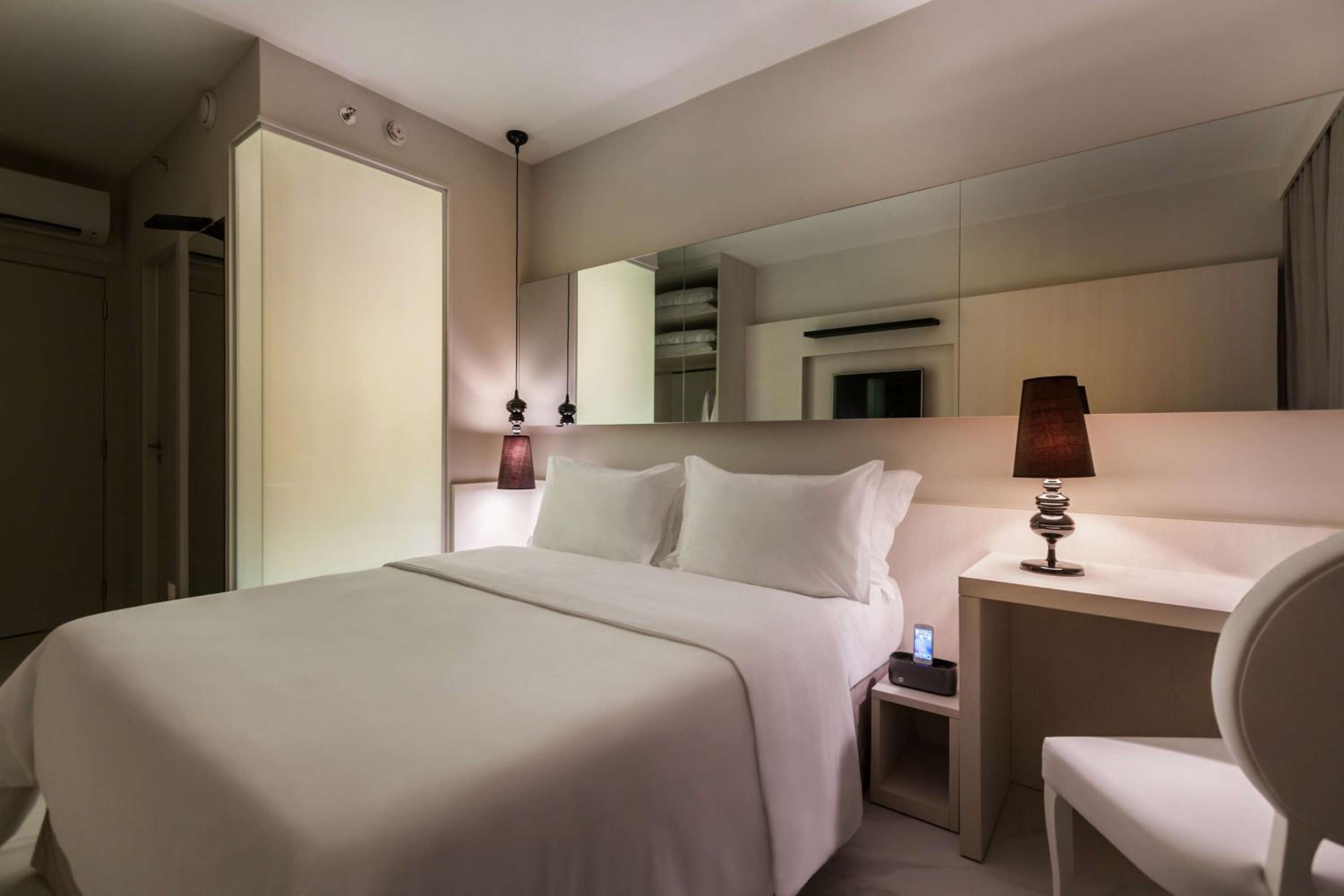 Deluxe Queen Room photo 2