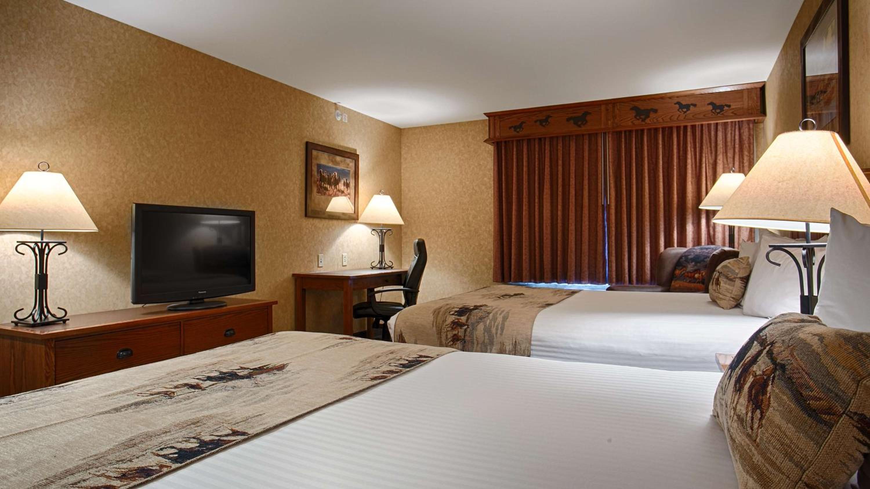 Queen Room with Two Queen Beds - Communication Assistance/Disability Access/Non-Smoking - Photo 1
