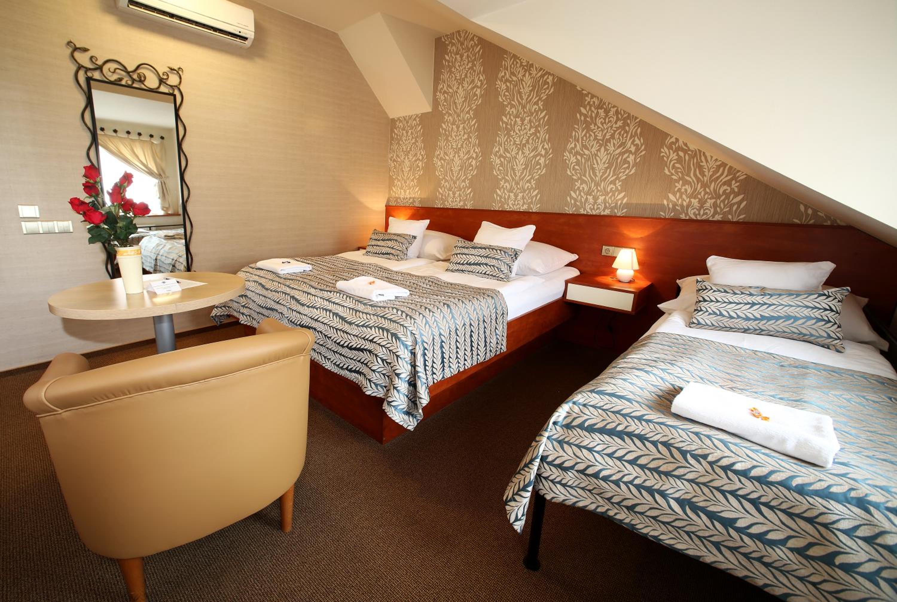 Triple Room - Photo 5