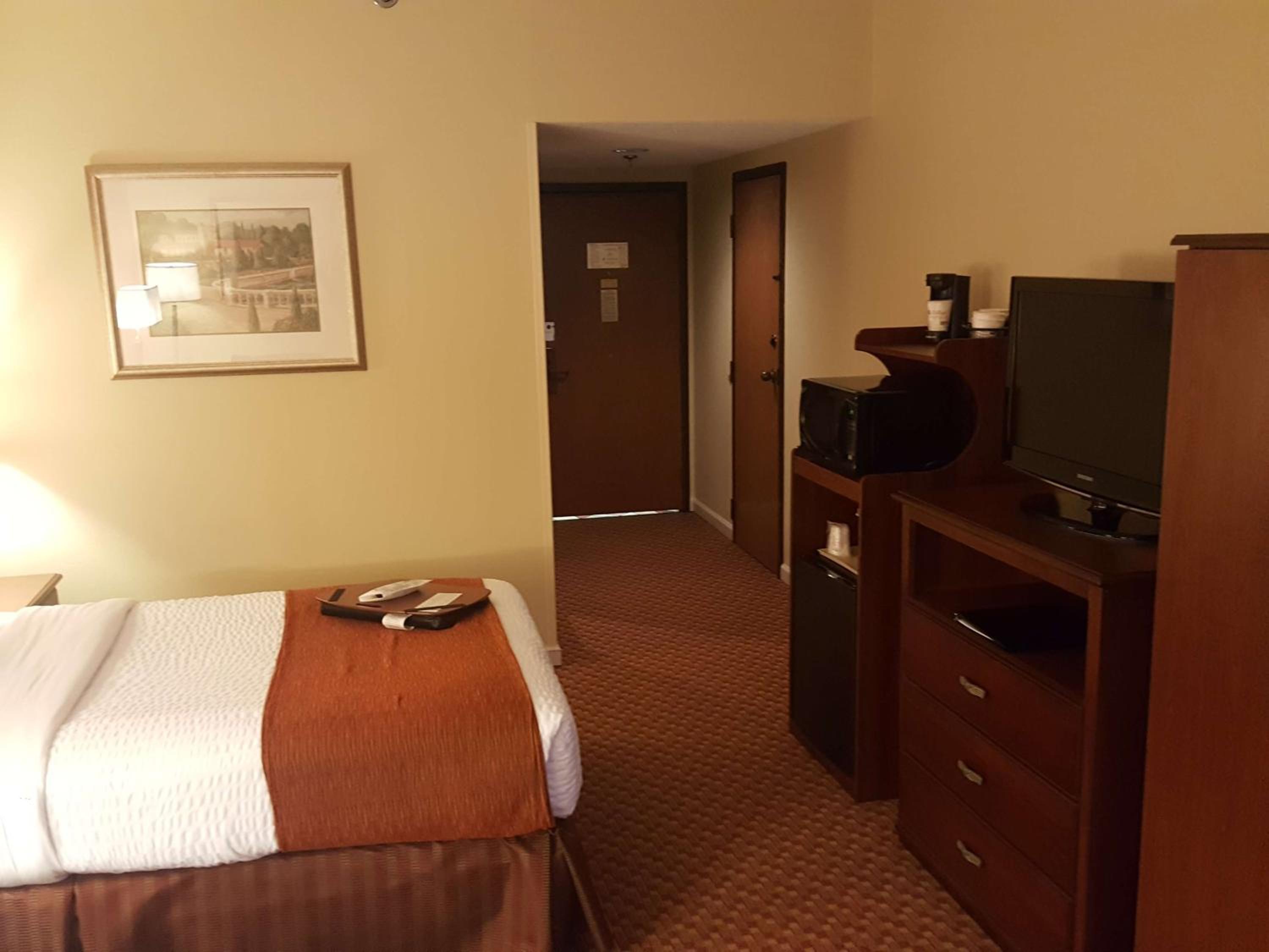 Double Room with Bath Tub - Mobility Accessible/Smoking - Photo 2
