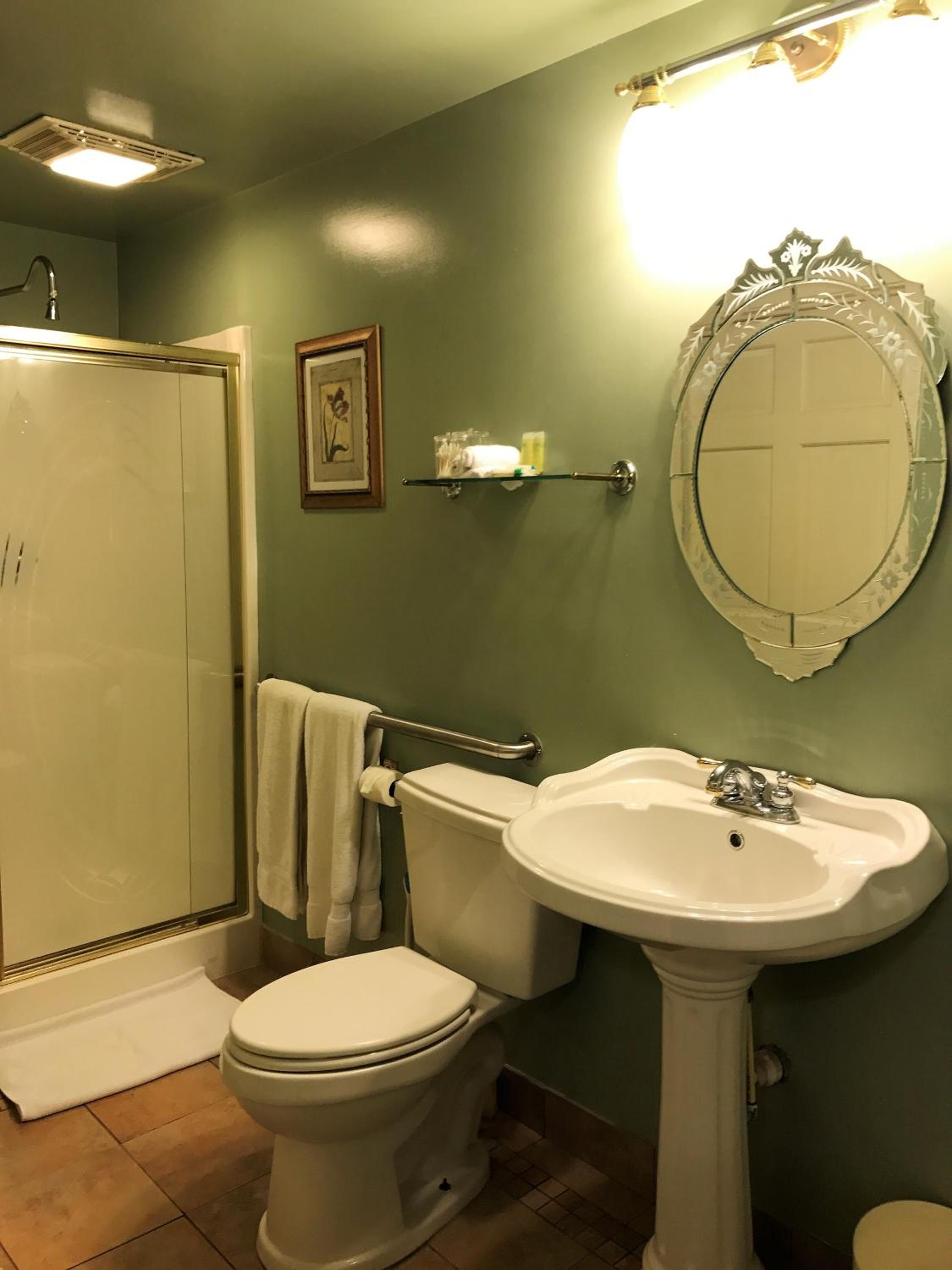 One-Bedroom King Suite photo 3