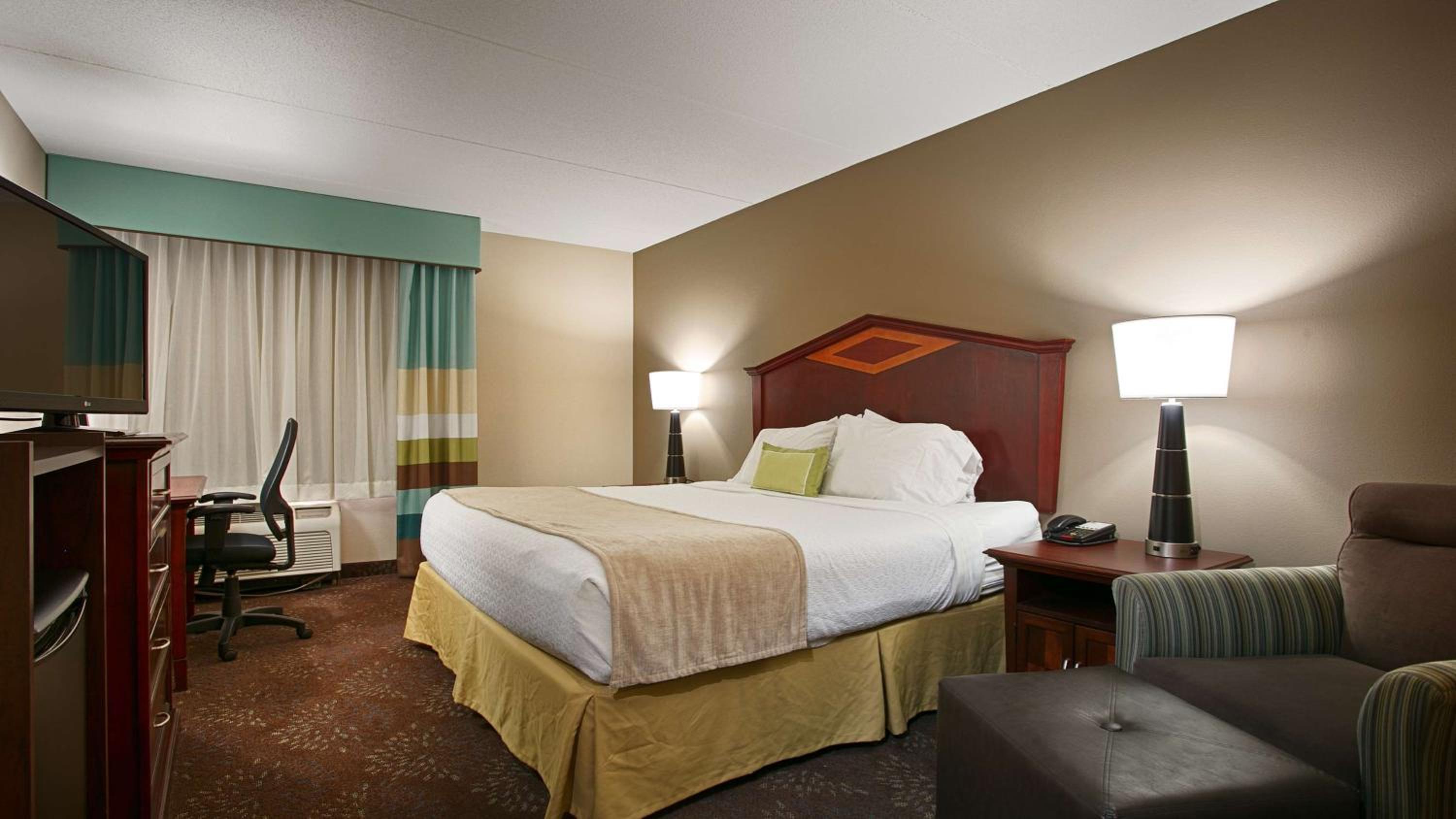 King Room - Non-Smoking - Photo 1