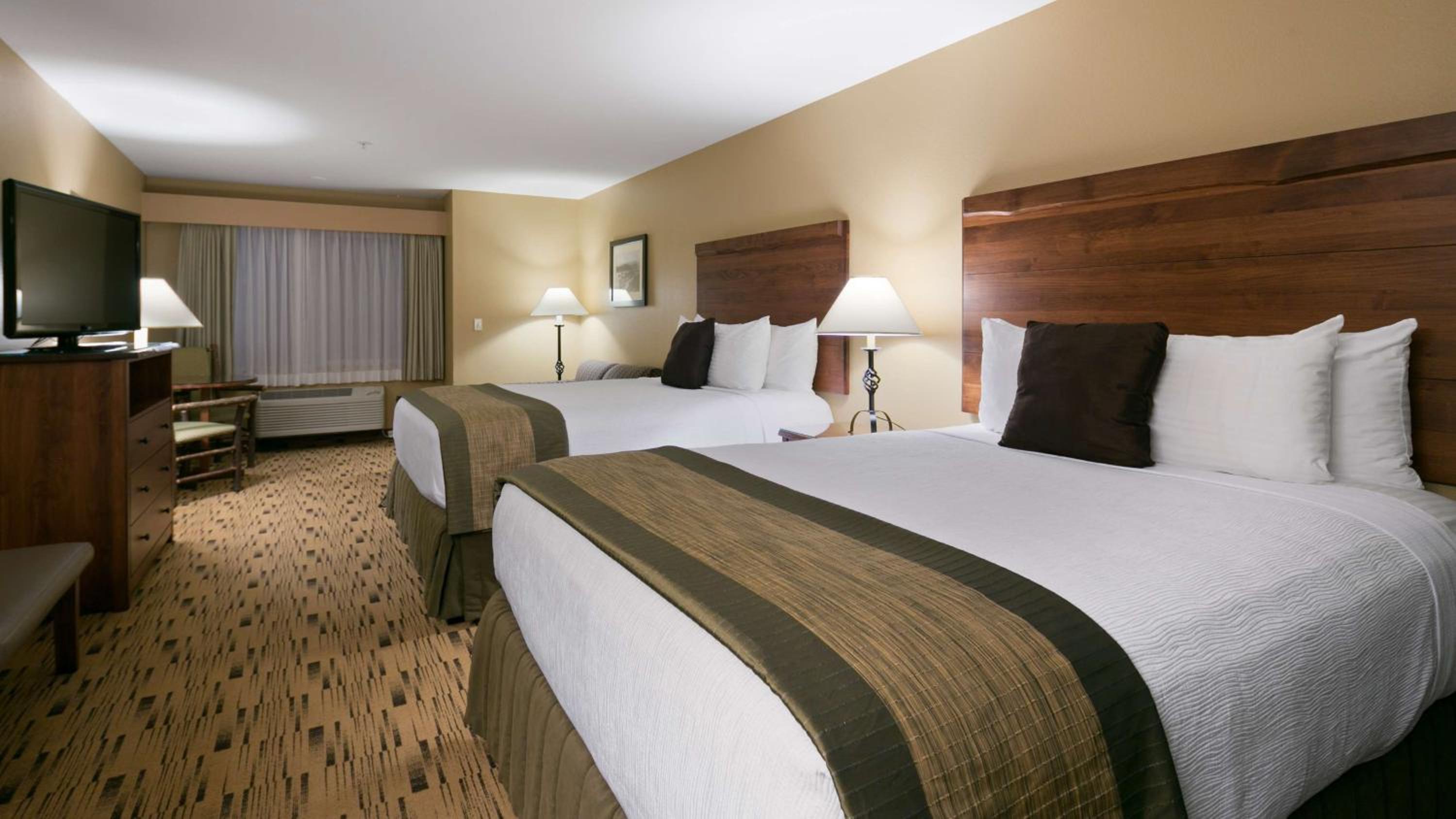 Queen Suite with Walk-In Shower - Disability Access/Non-Smoking photo 2