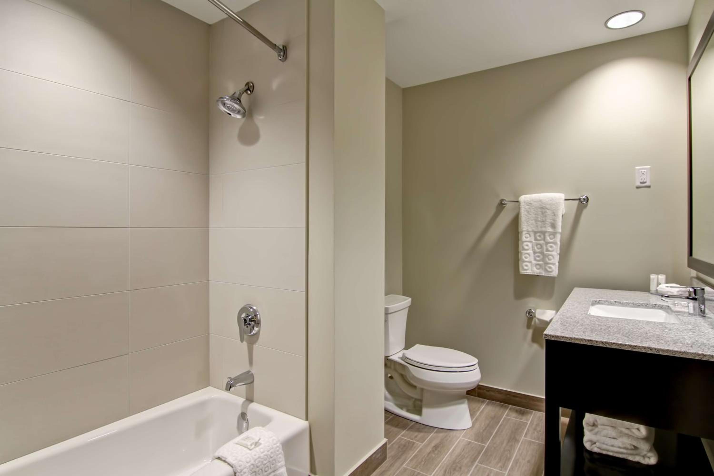 King Room with Balcony - Non-Smoking