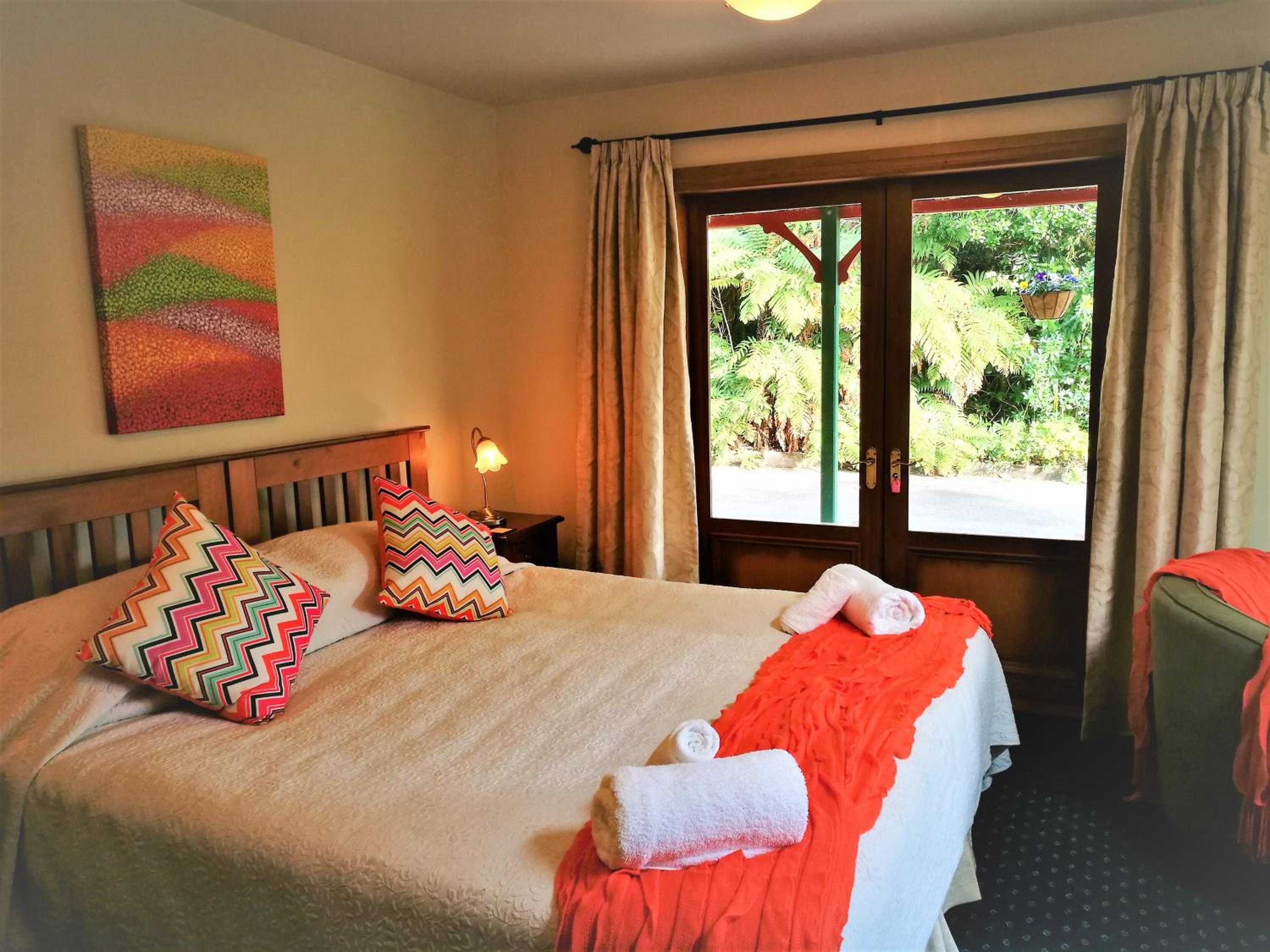 King Suite with Spa Bath photo 2