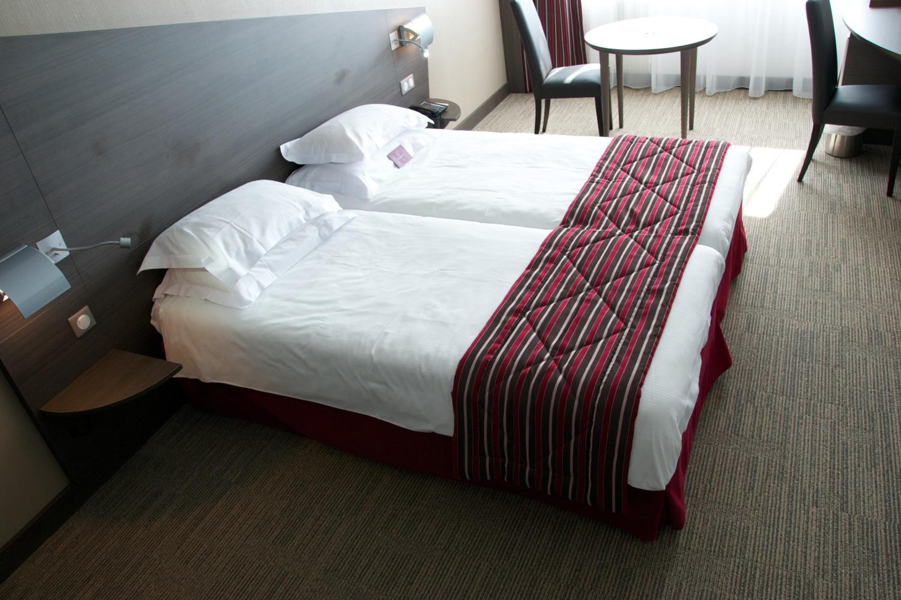 Standard Twin Room - Photo 7