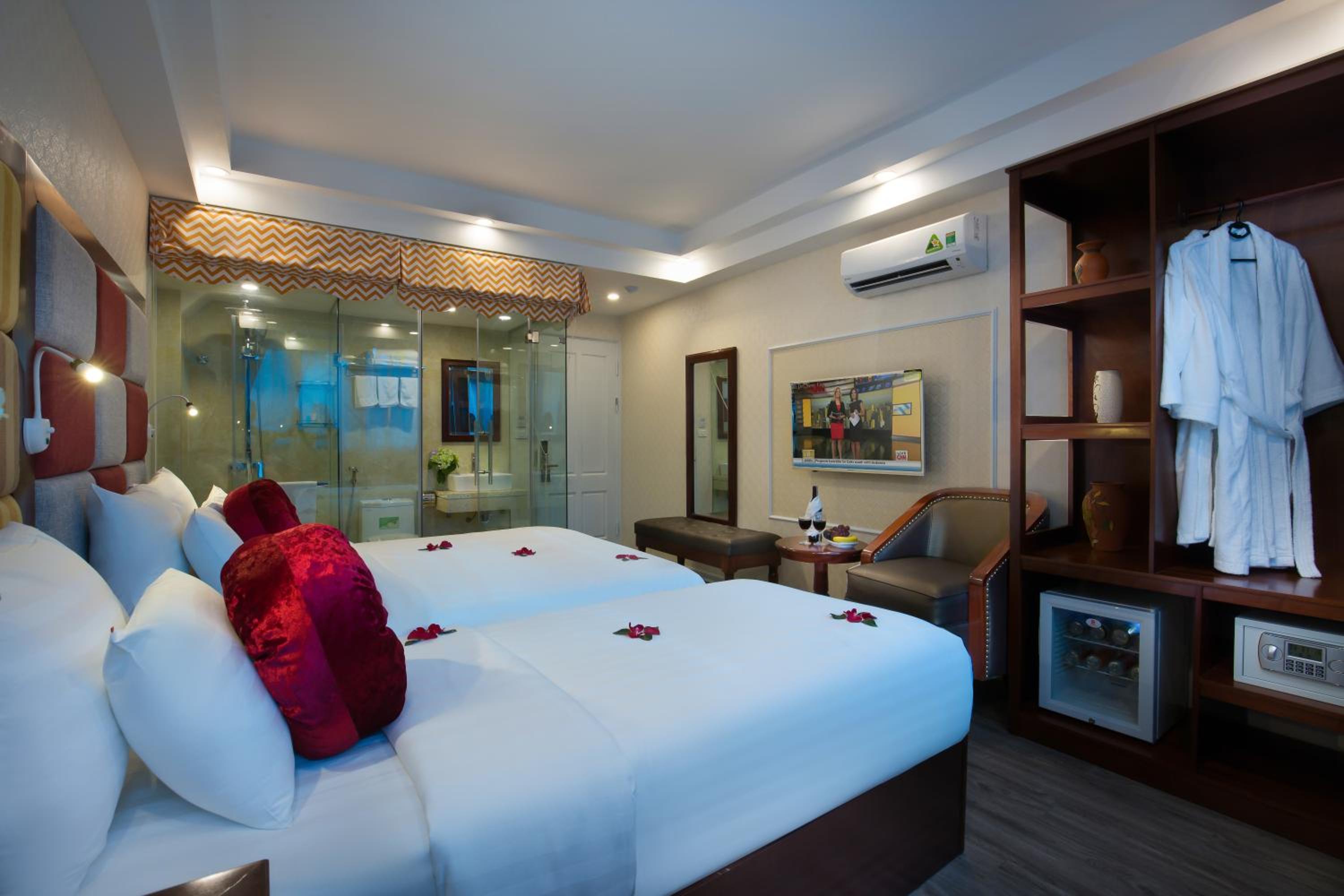 Deluxe Family Room