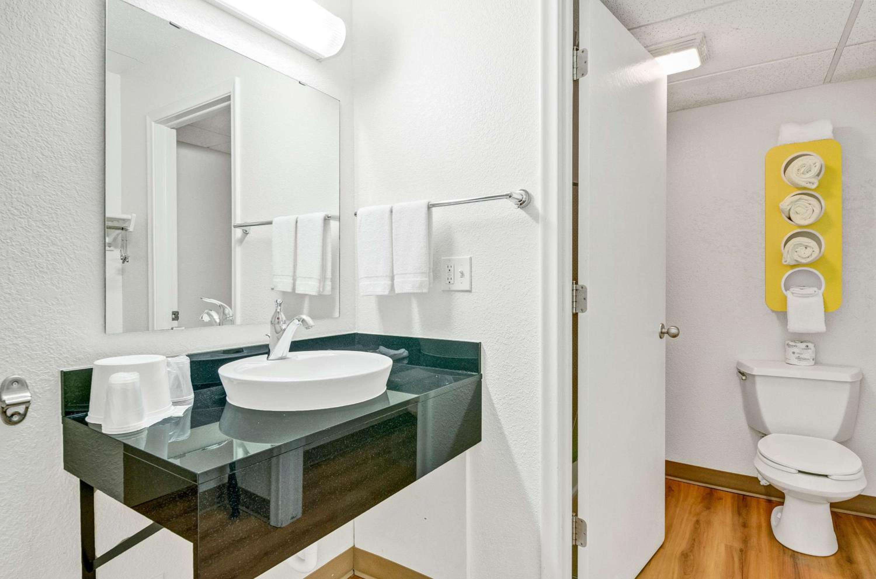 Triple Room - Non-Smoking photo 2