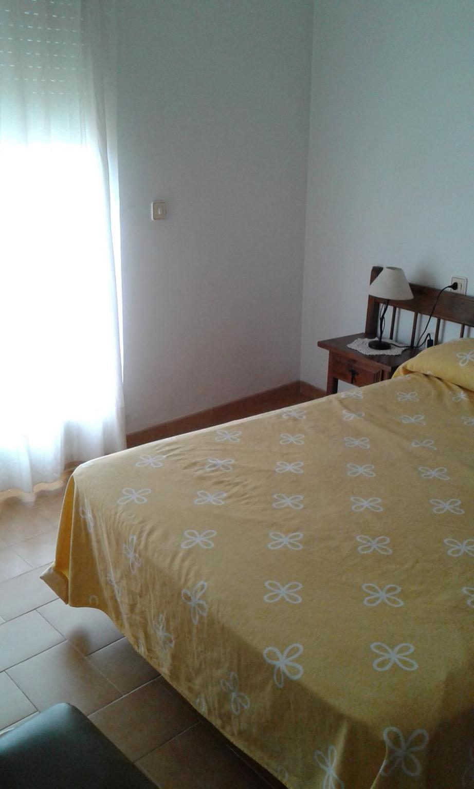 Apartamento de dos habitaciones con terraza y vista al mar
