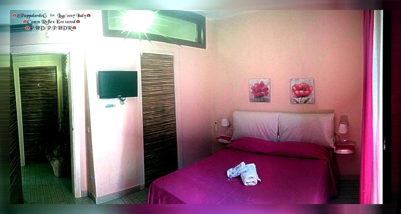 Double Room - Photo 15