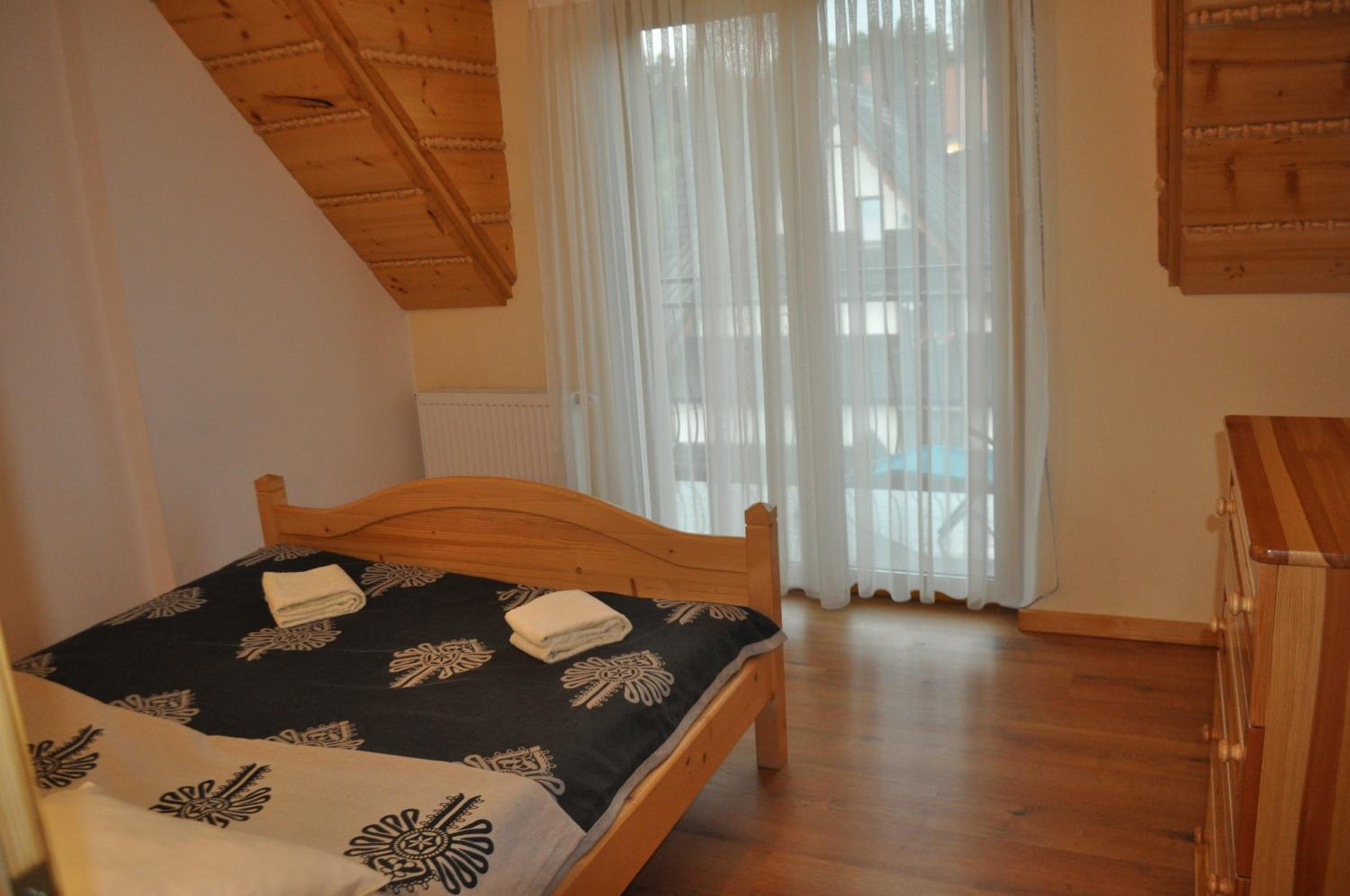 Two-Bedroom Apartment with Balcony photo 2
