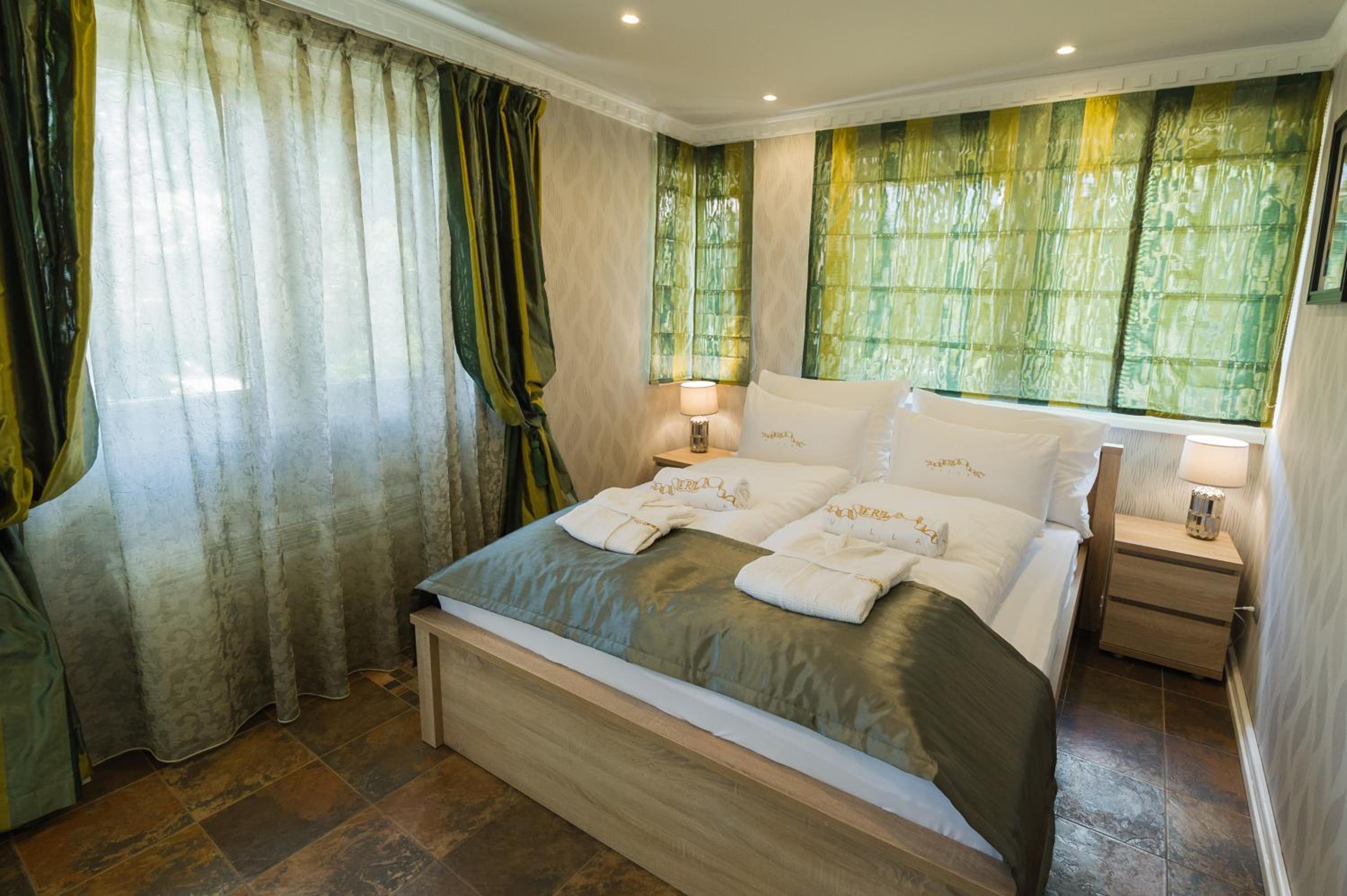 Deluxe Suite - Photo 1