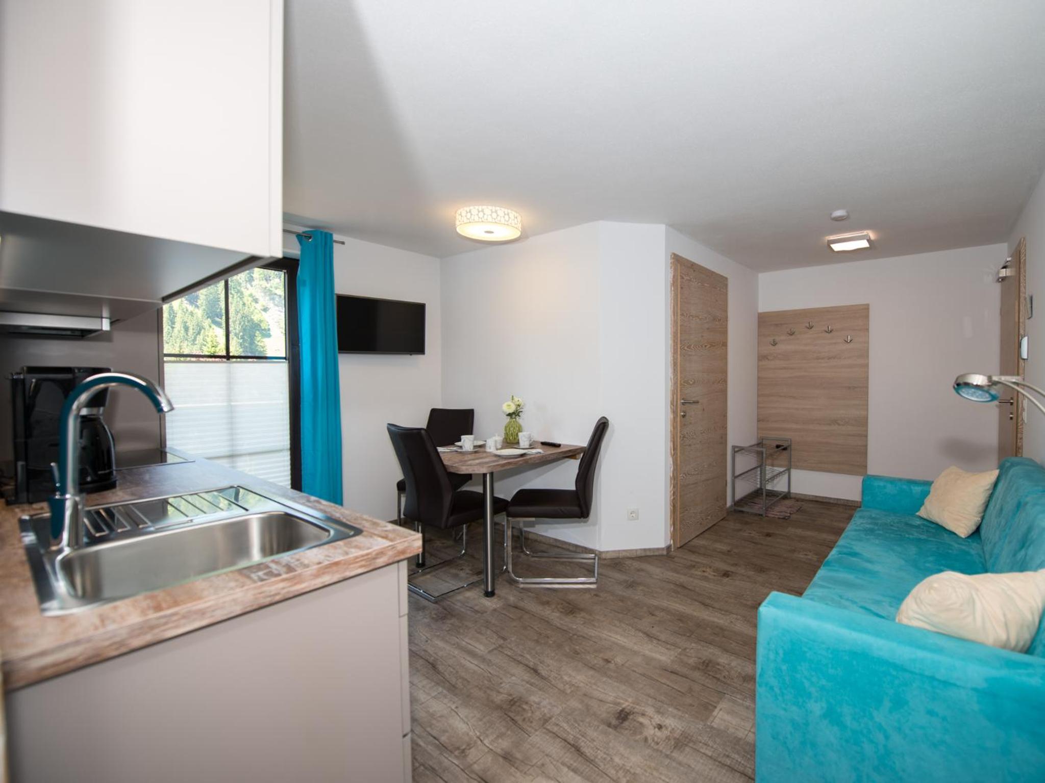 Apartment with Mountain View - Photo 1