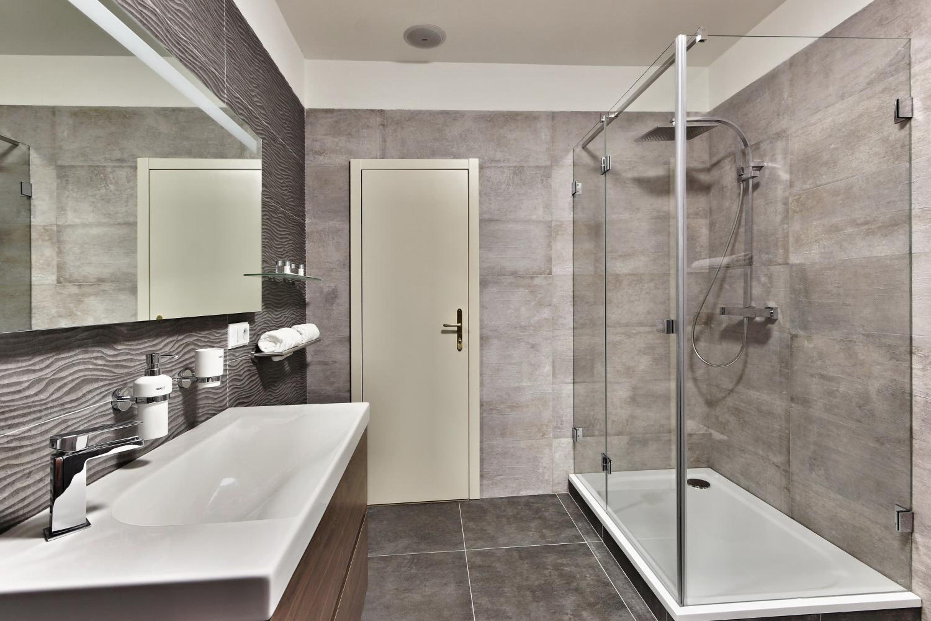 Apartment with Small Sauna and Bath - Photo 13