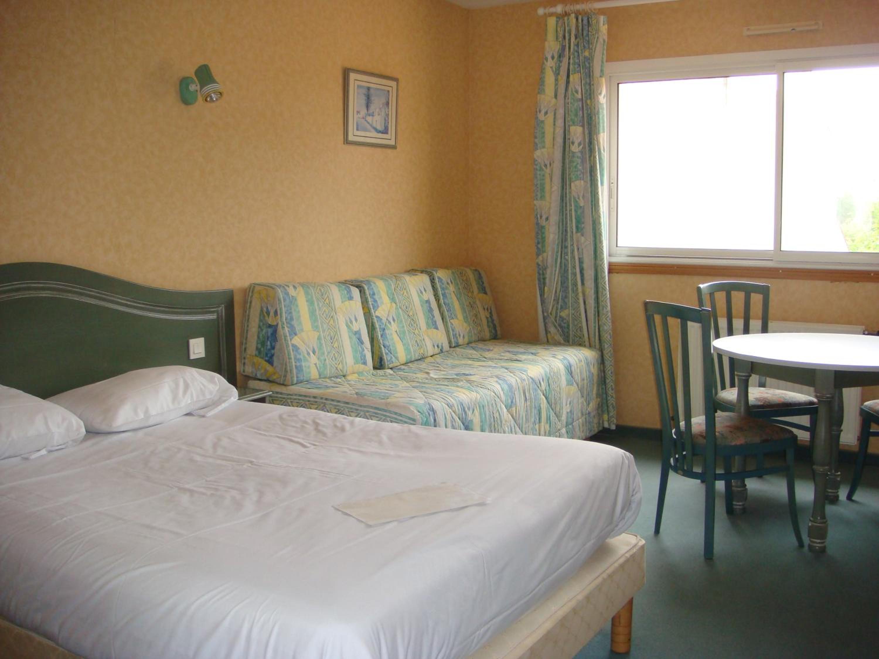 Comfort Triple Room with Street View