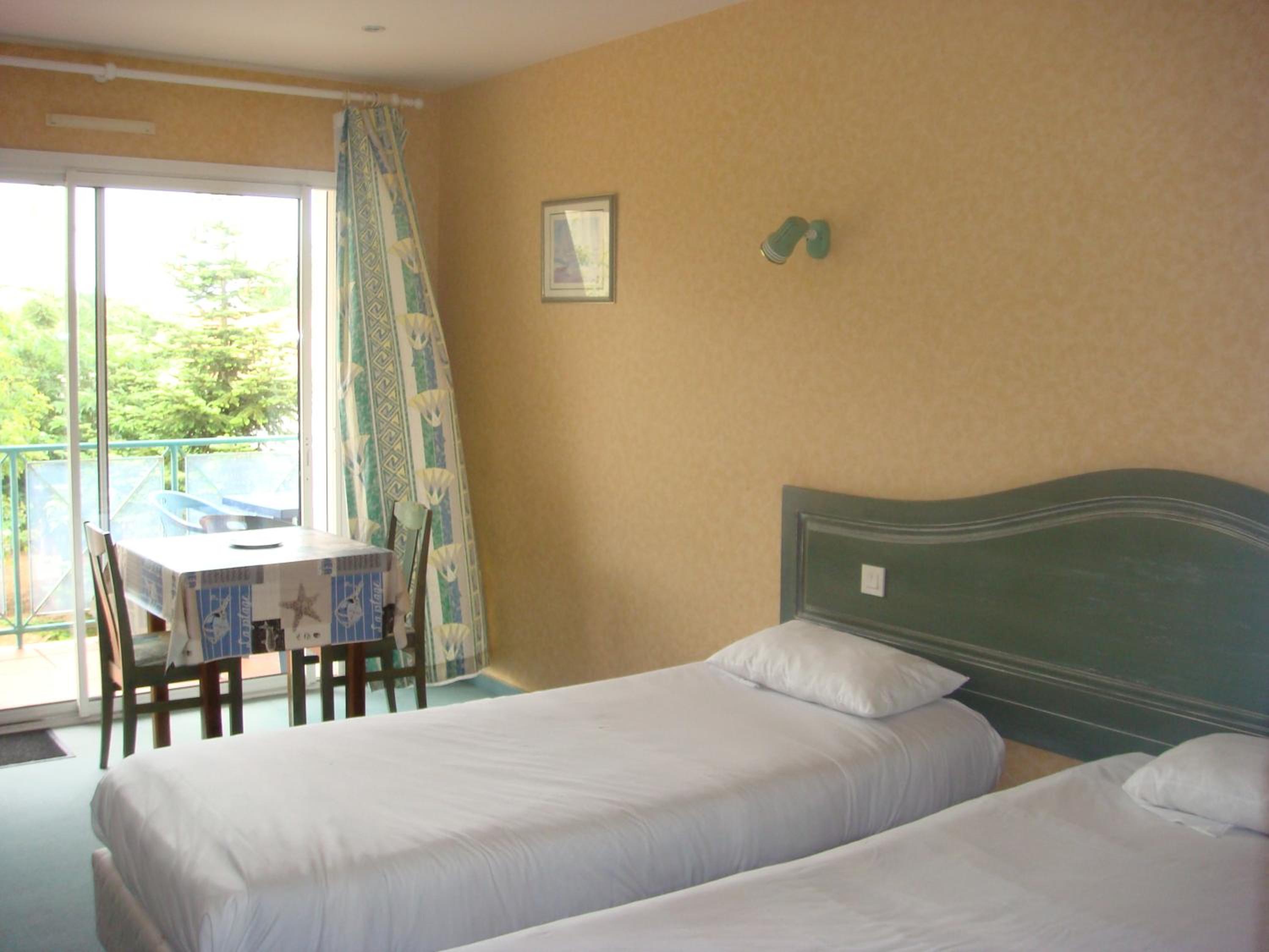 Comfort Twin Room with Street View