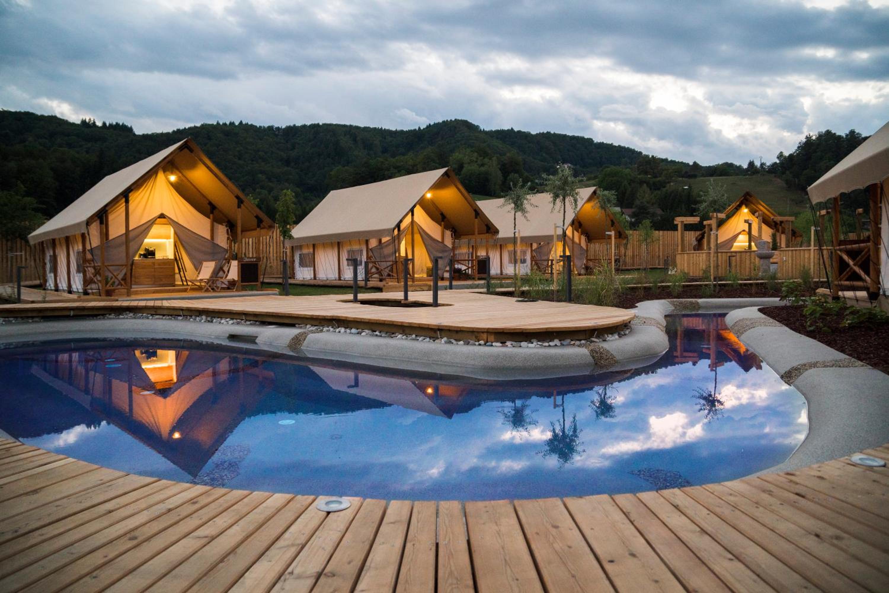 Tent with Pool - Photo 2
