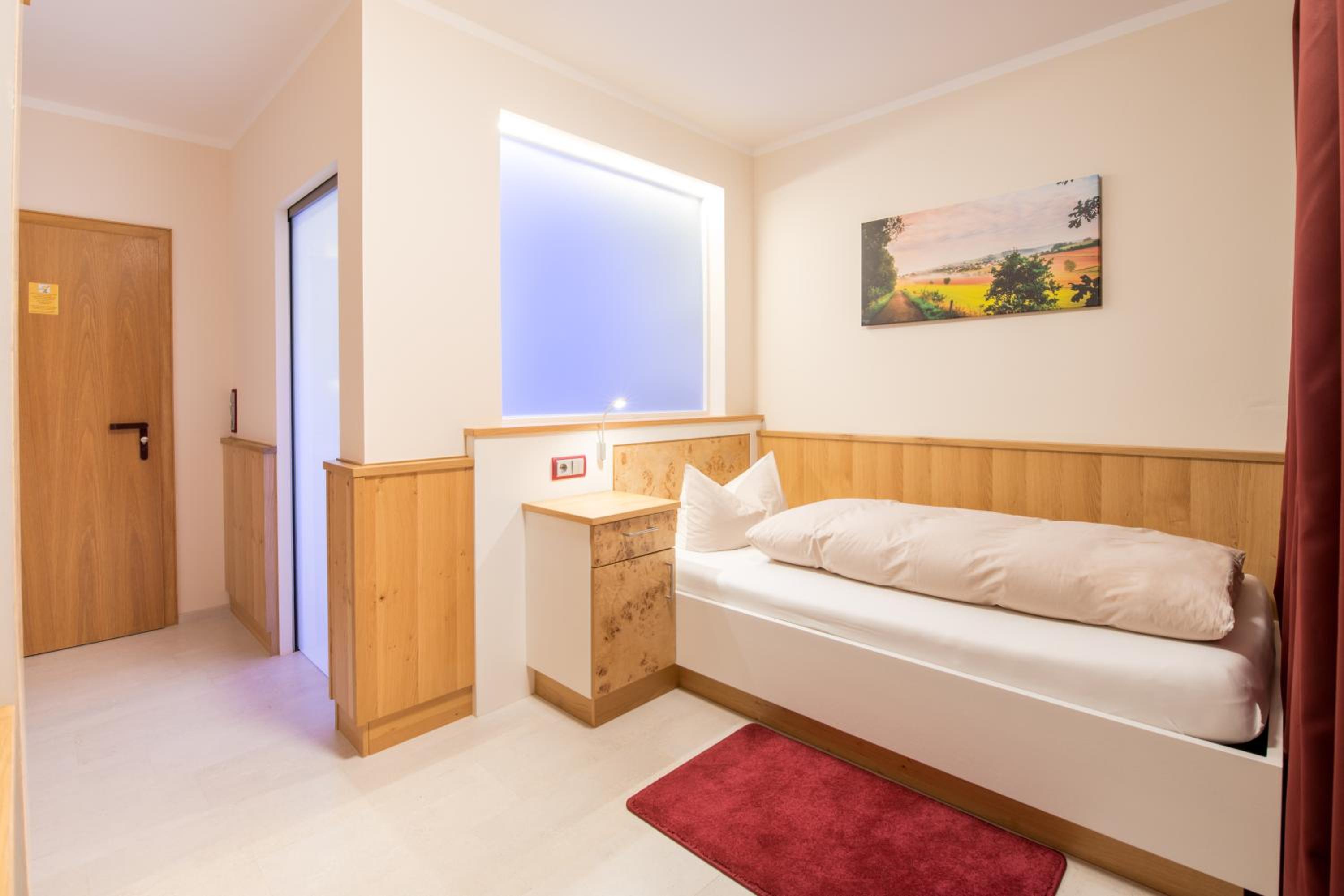 Single Room photo 1