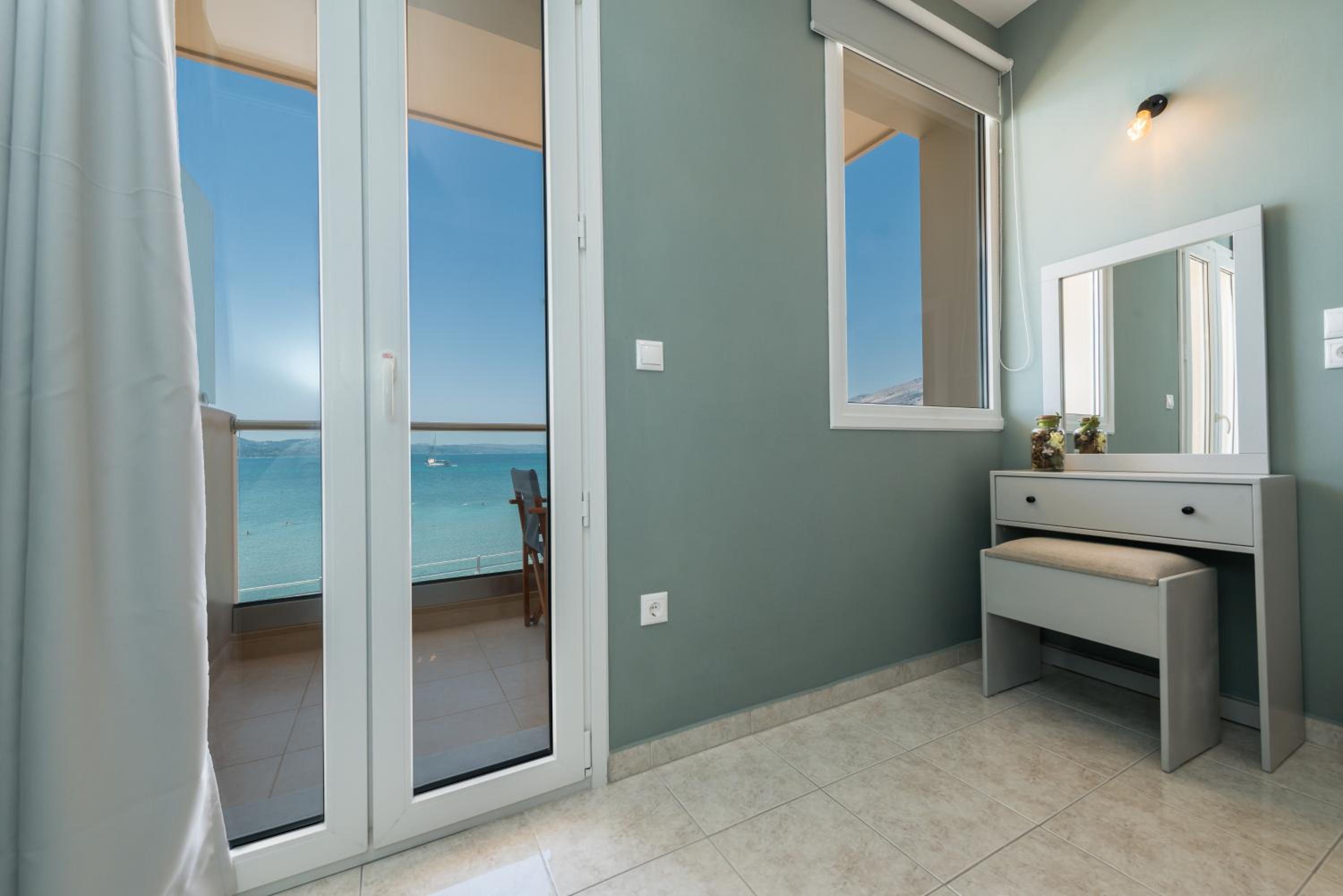 Apartment with Sea View photo 3