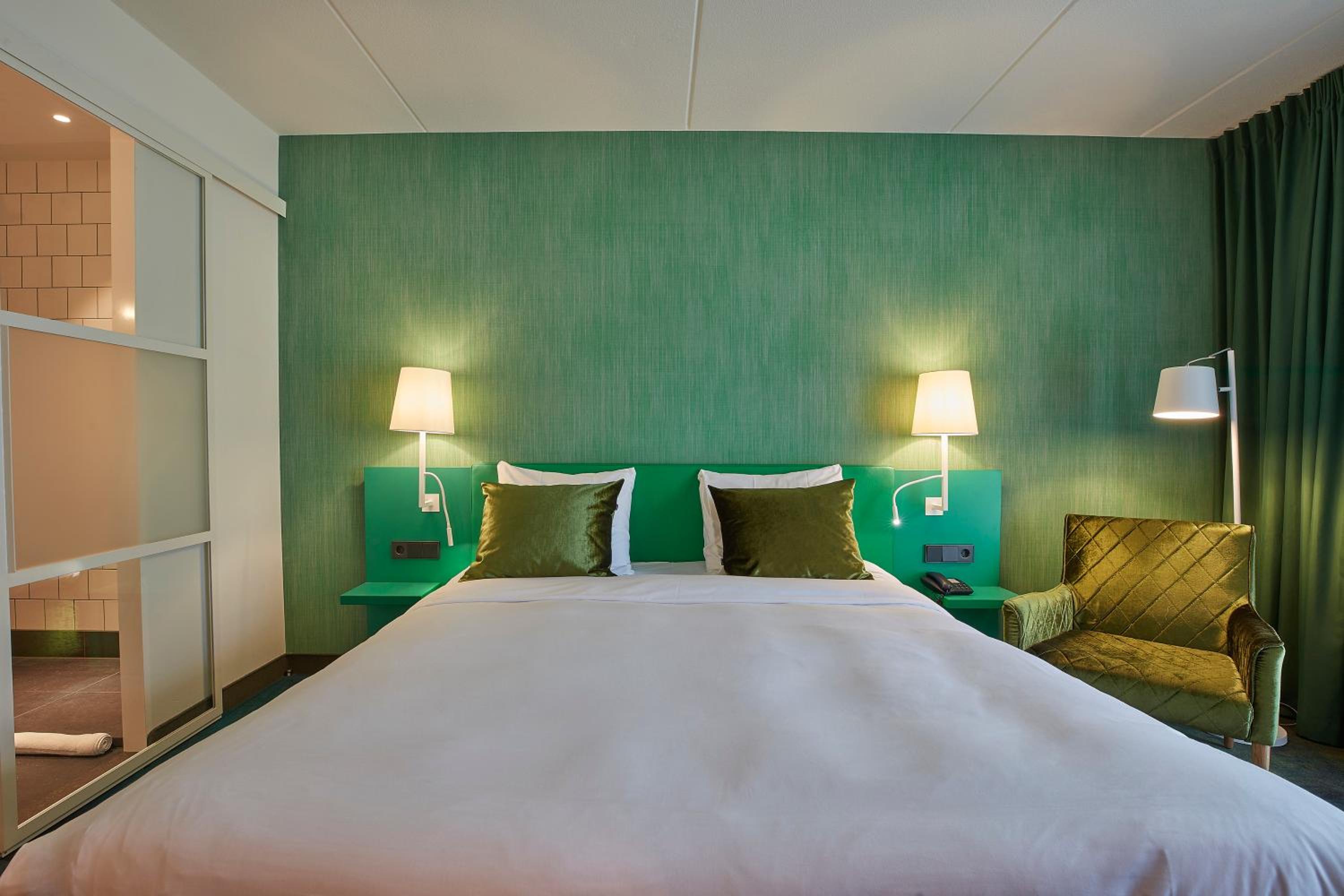 Deluxe Double Room - Photo 10