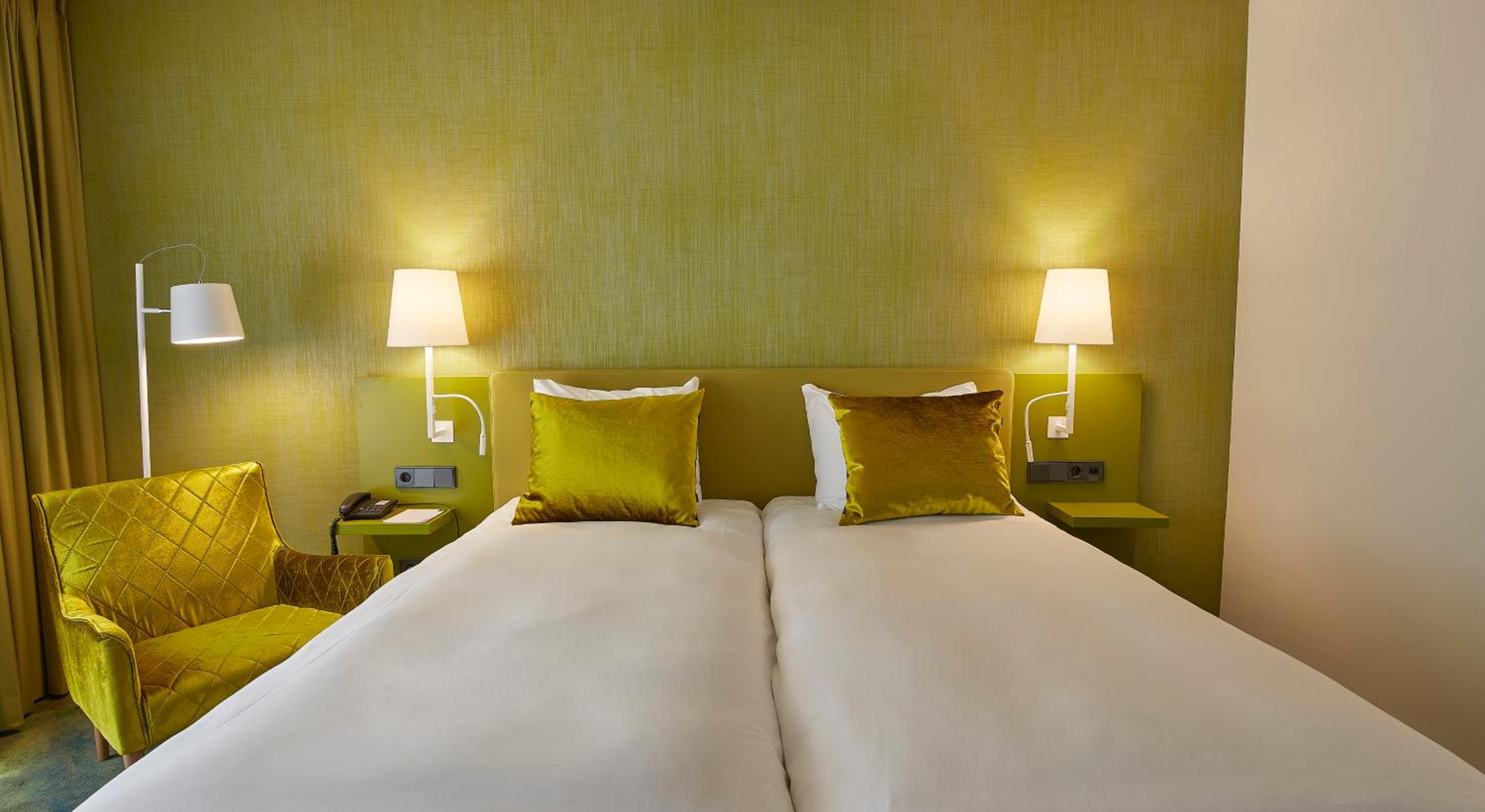 Standard Twin Room - Photo 1