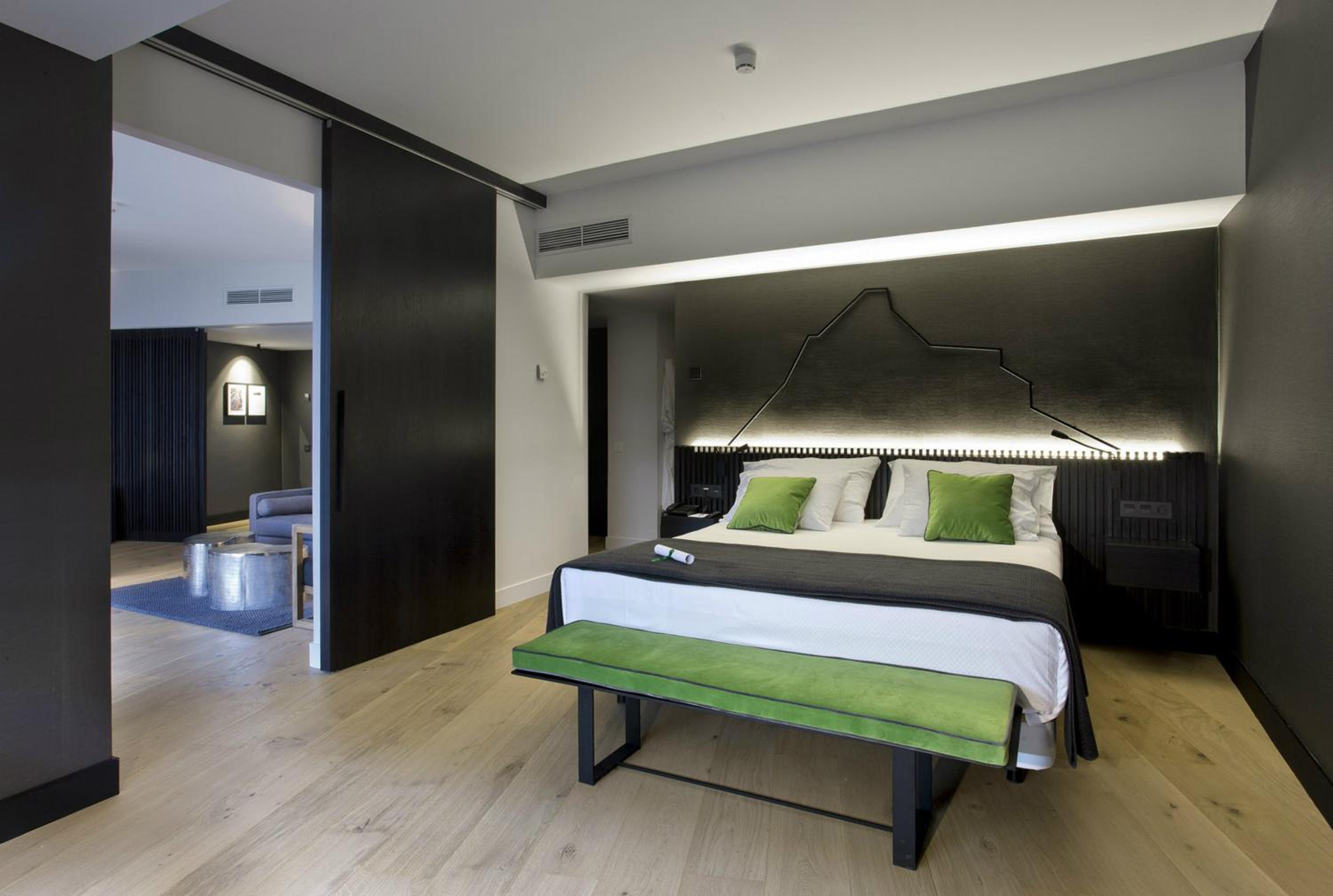 Suite - Photo 8