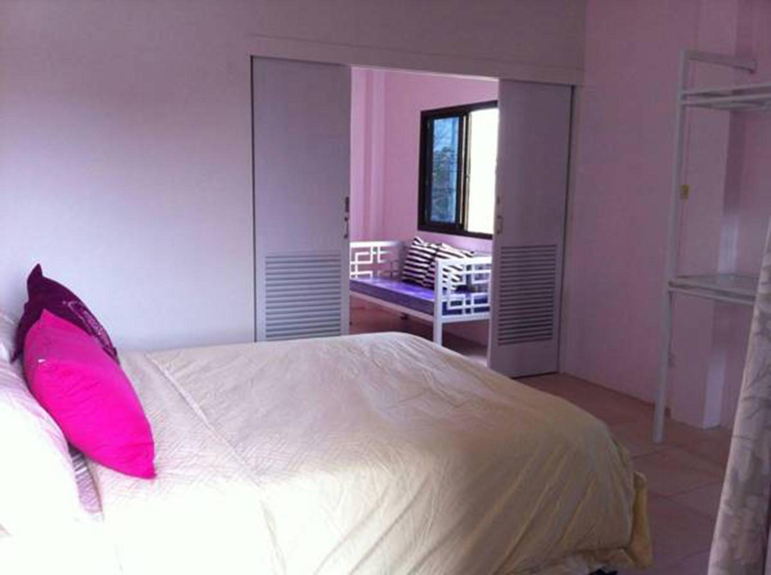 Deluxe Room - Photo 10