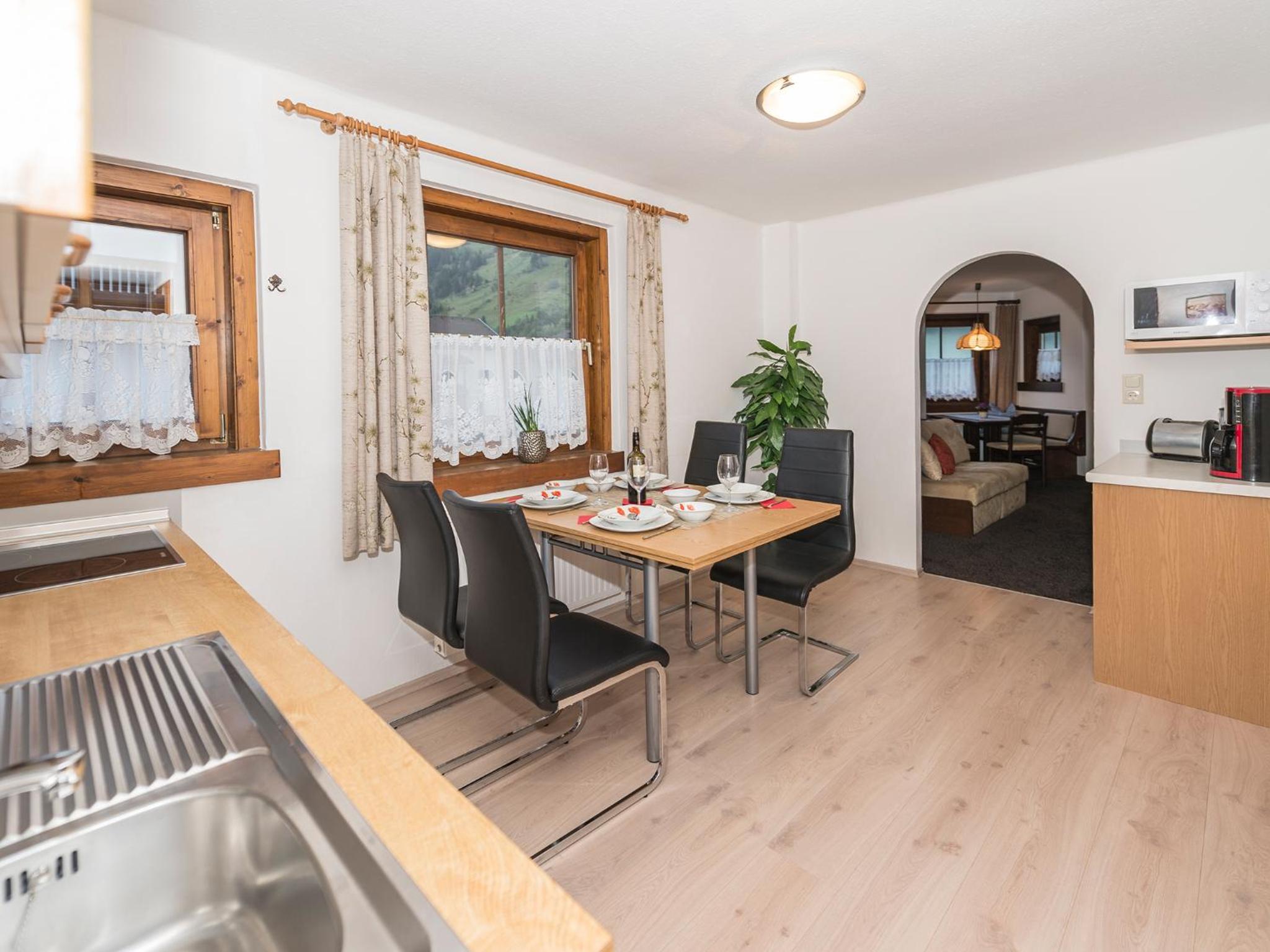 Two-Bedroom Apartment with Balcony - Photo 2