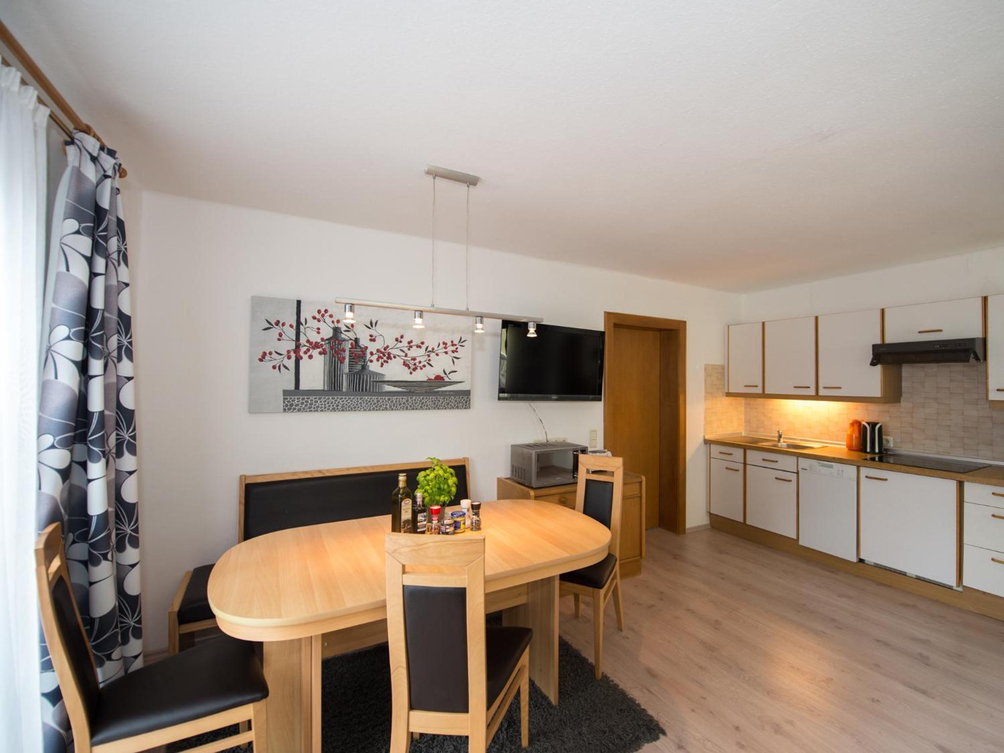 Apartment with Mountain View 2 - Photo 2