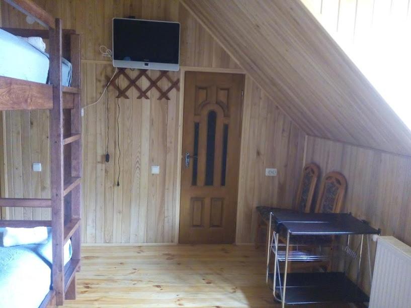 Family Room with Private Bathroom photo 2