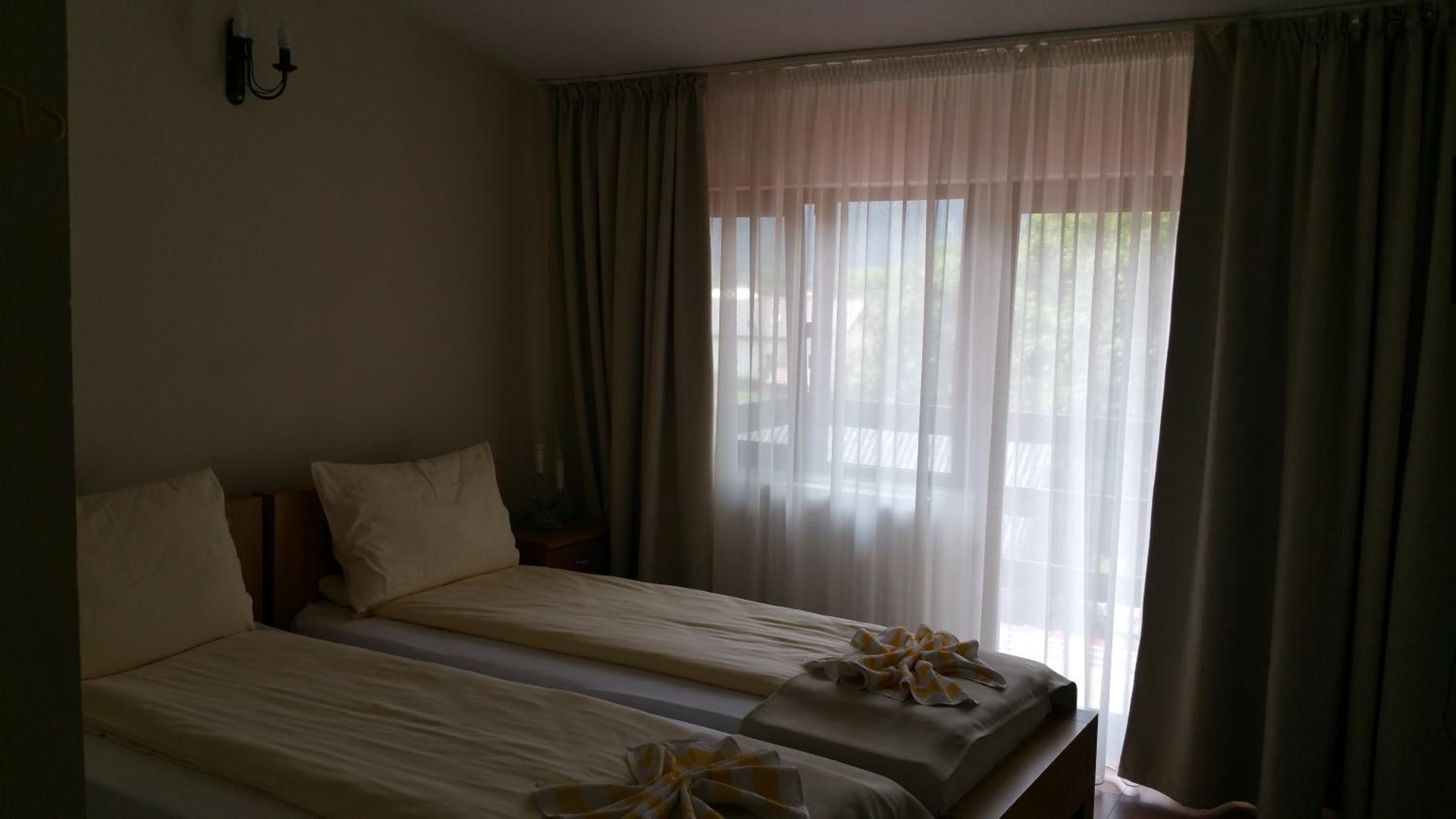 Twin Room with Bathroom photo 3